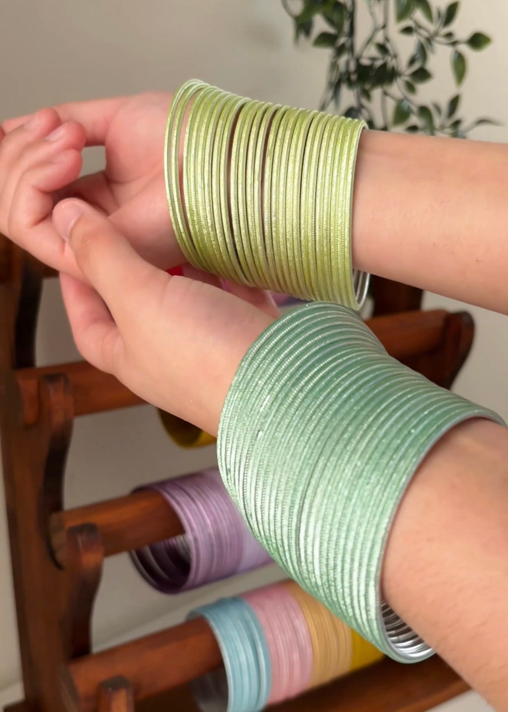 Glossy Bangles
