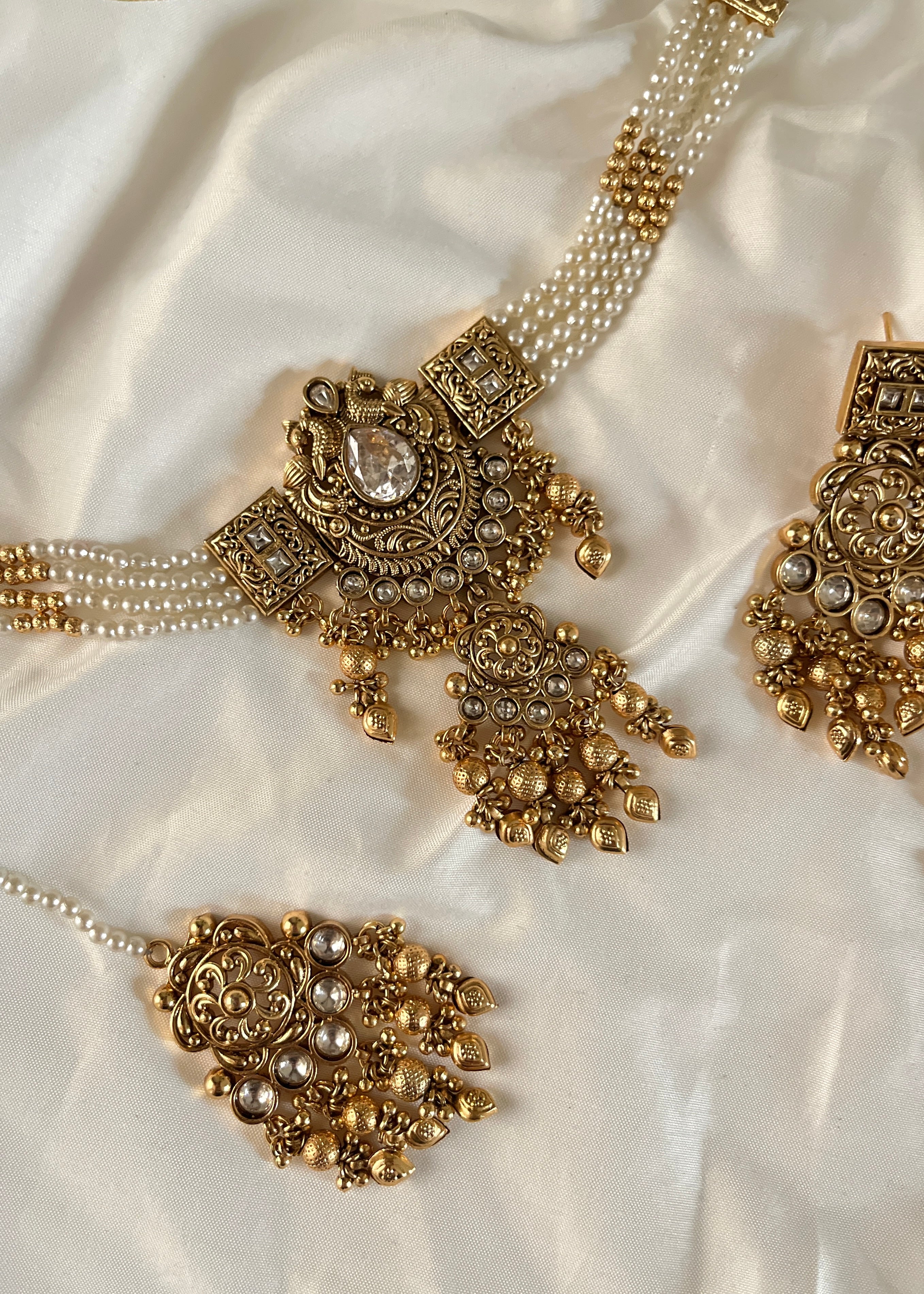 AMIRA - Gold Choker Set