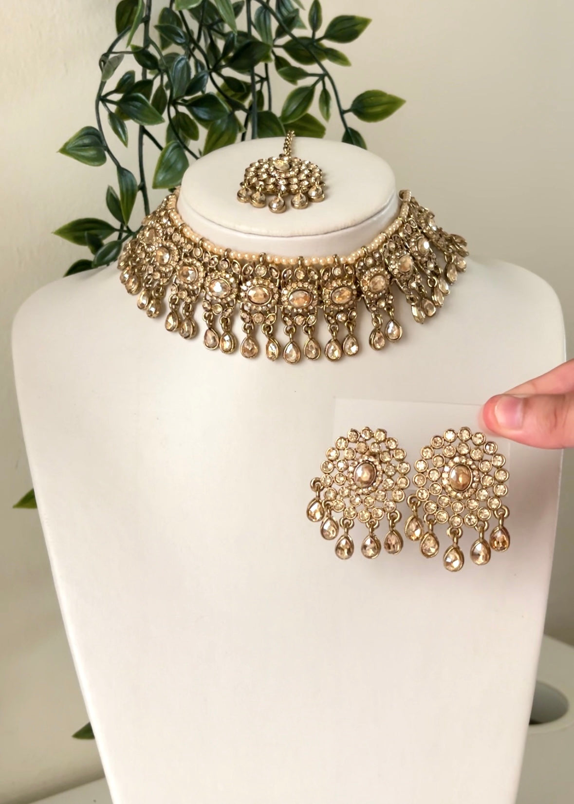 HEELA - Necklace Set