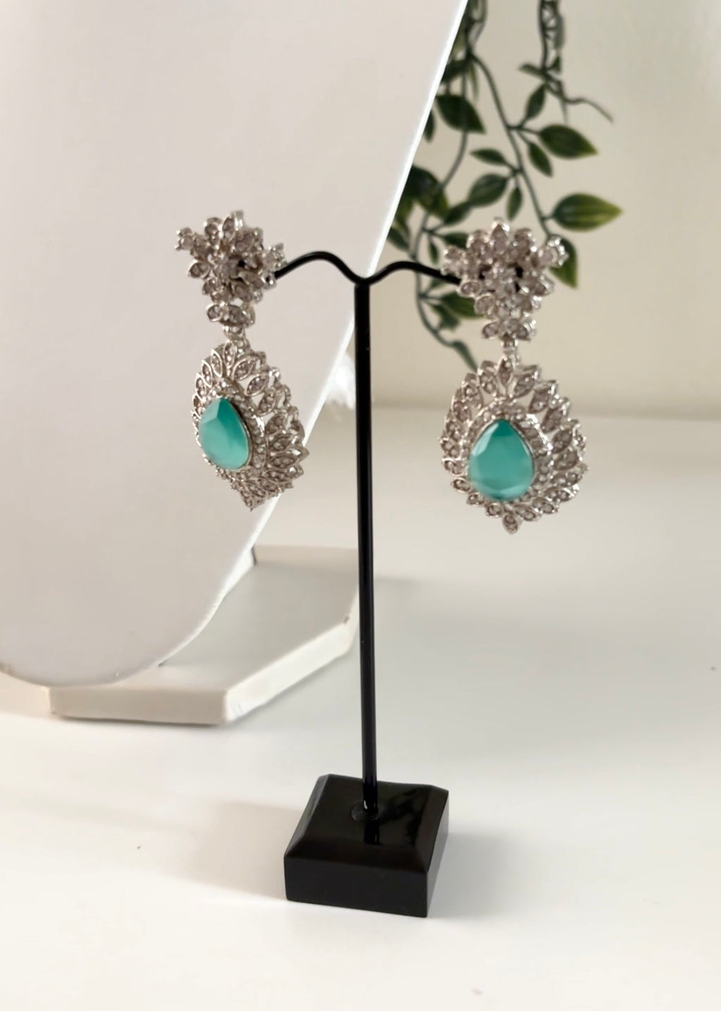 EMERALD - Silver Necklace Set