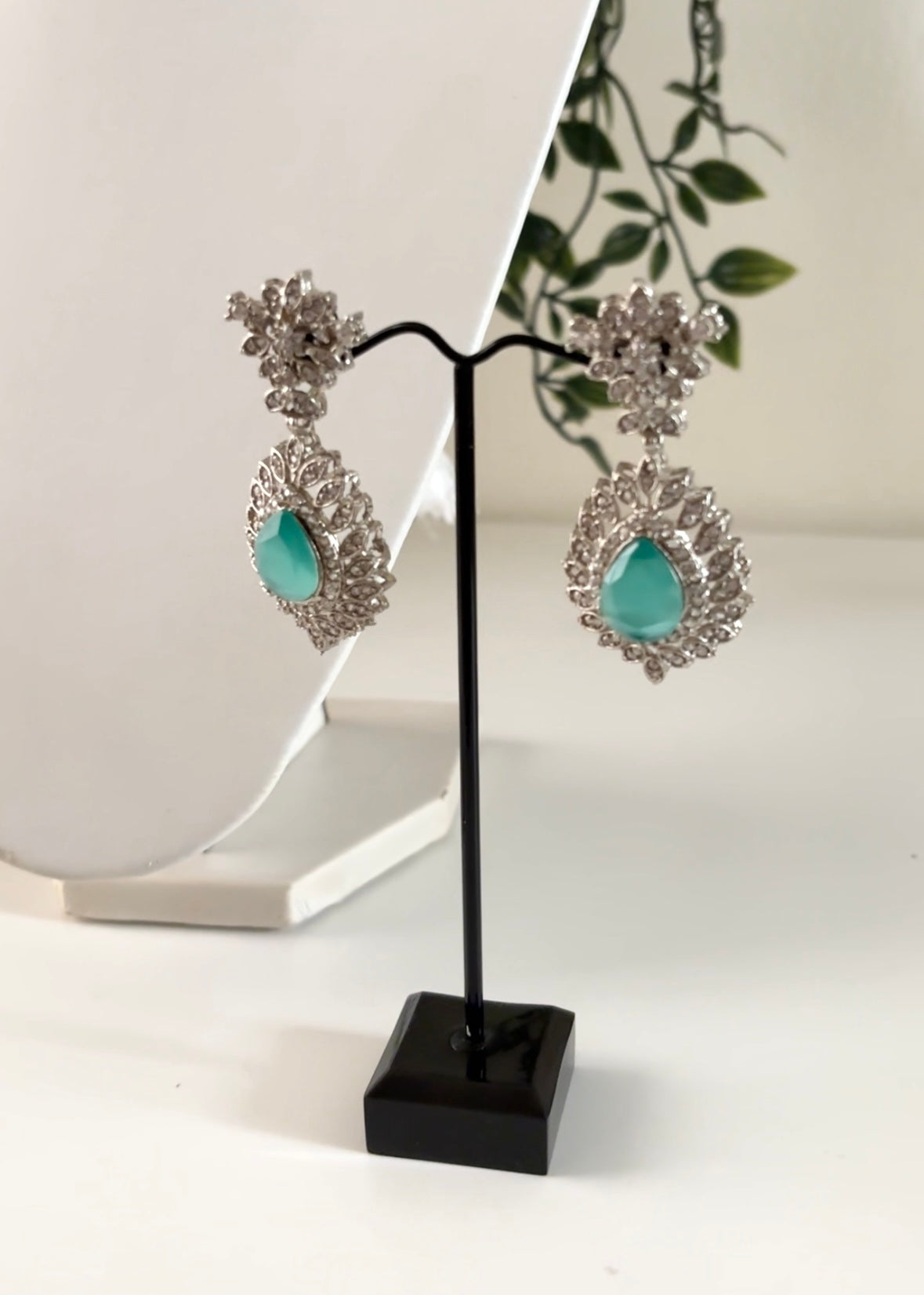 EMERALD - Silver Necklace Set