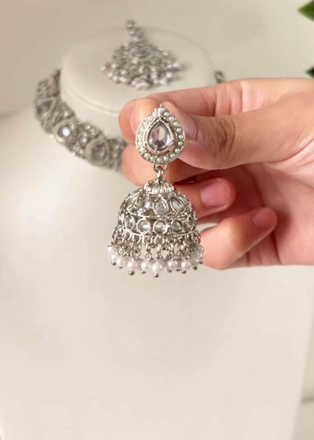 RIYA - Choker Necklace Set