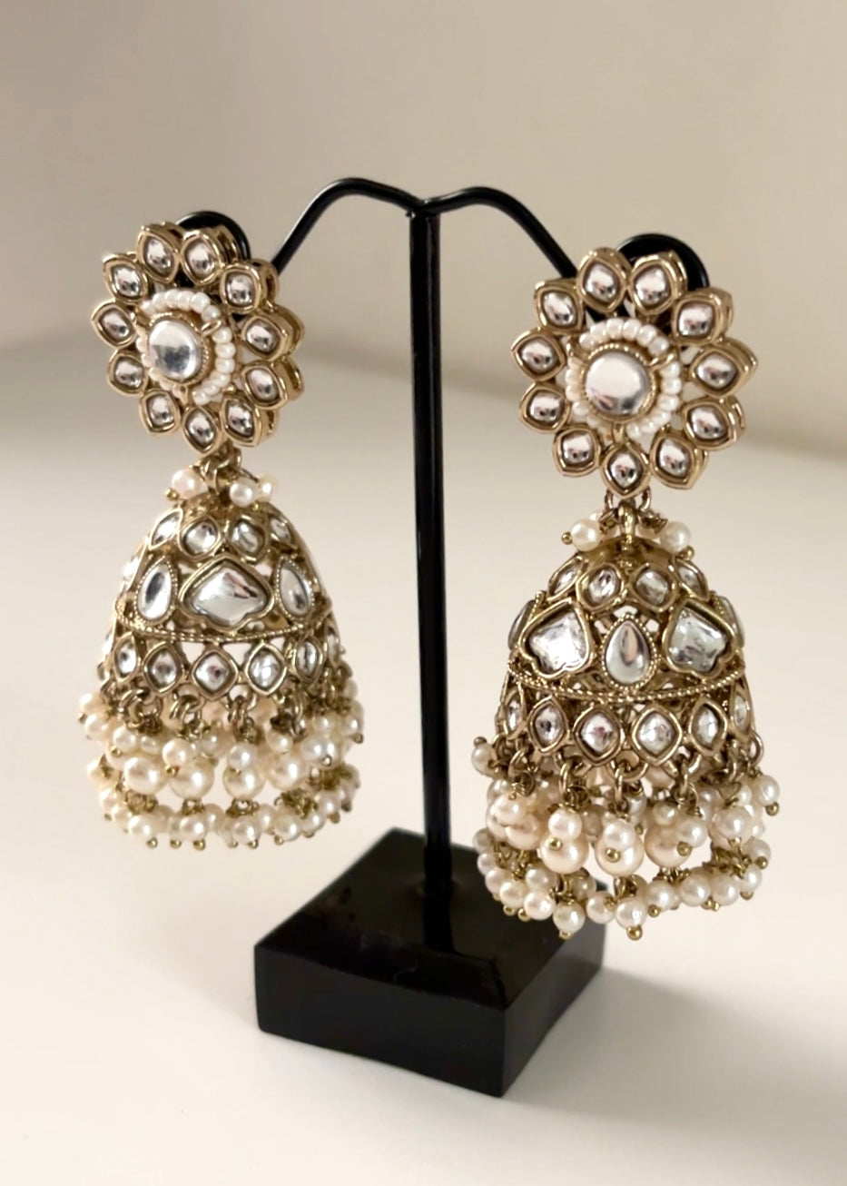 LEHAR - White Statement Jhumka