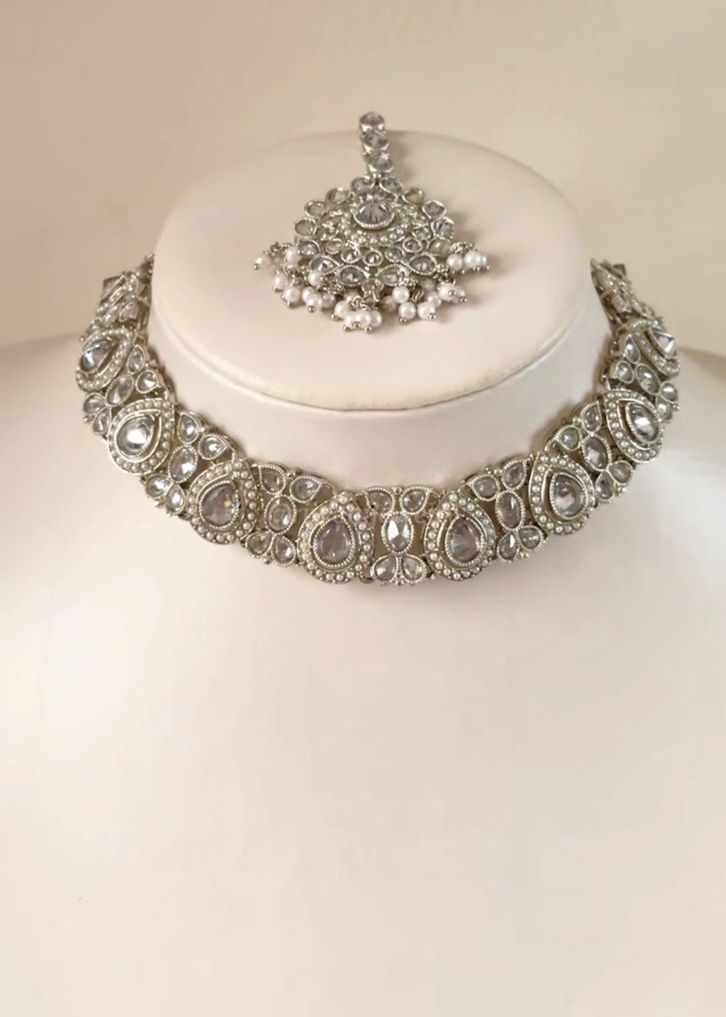 RIYA - Choker Necklace Set