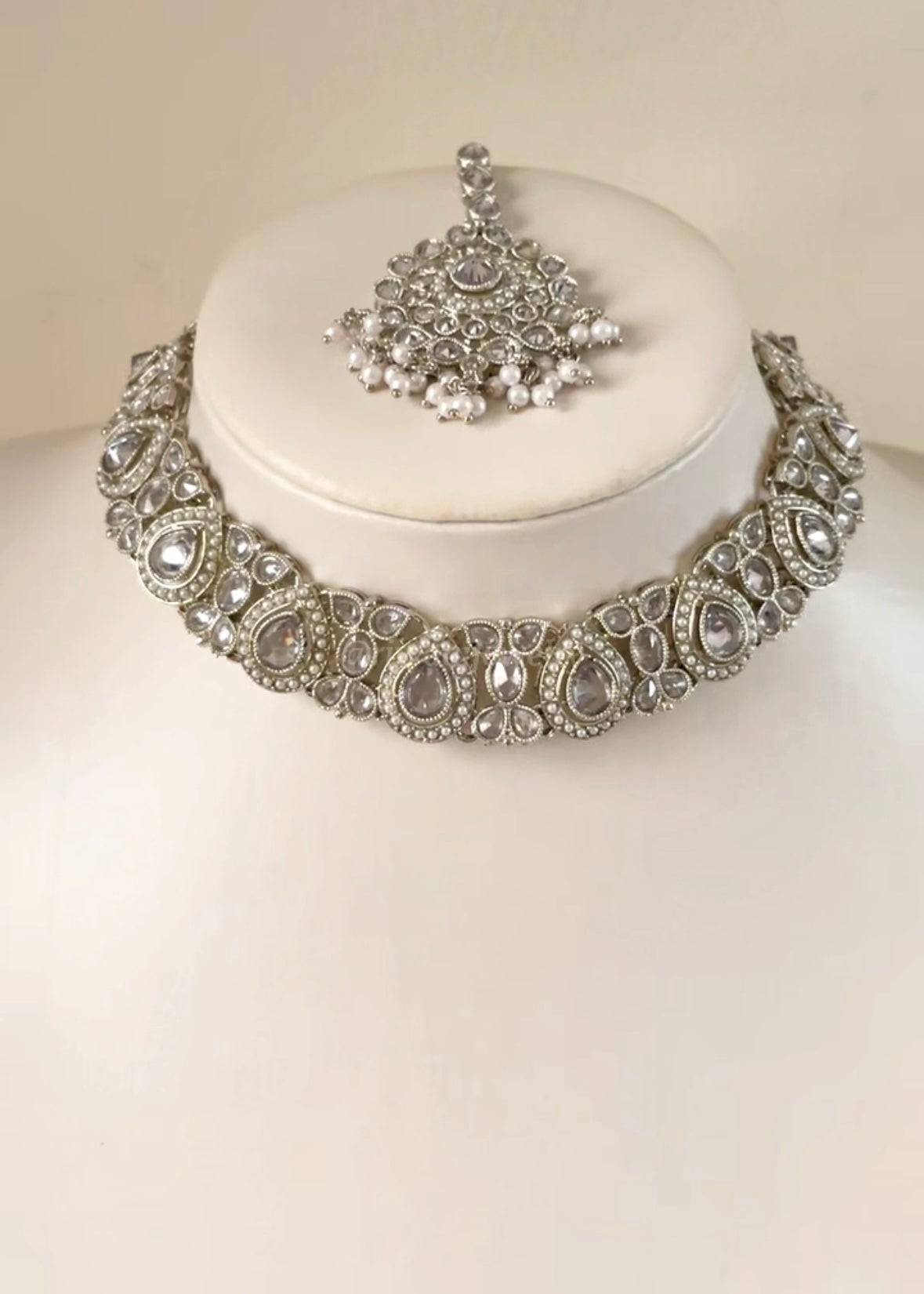RIYA - Choker Necklace Set