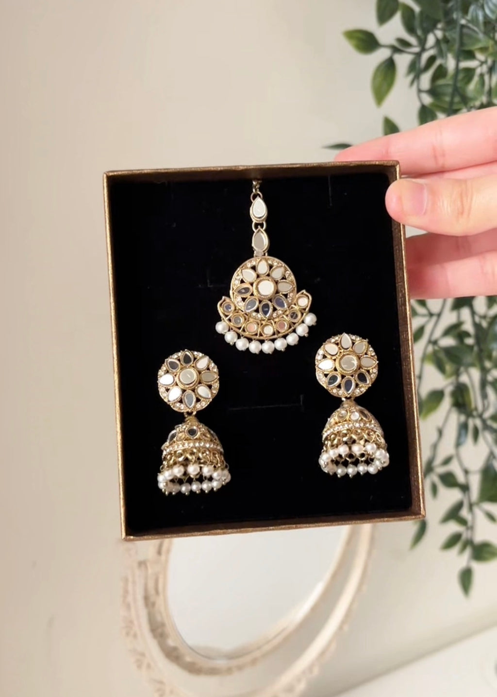 AINA - Jhumka Tikka Set