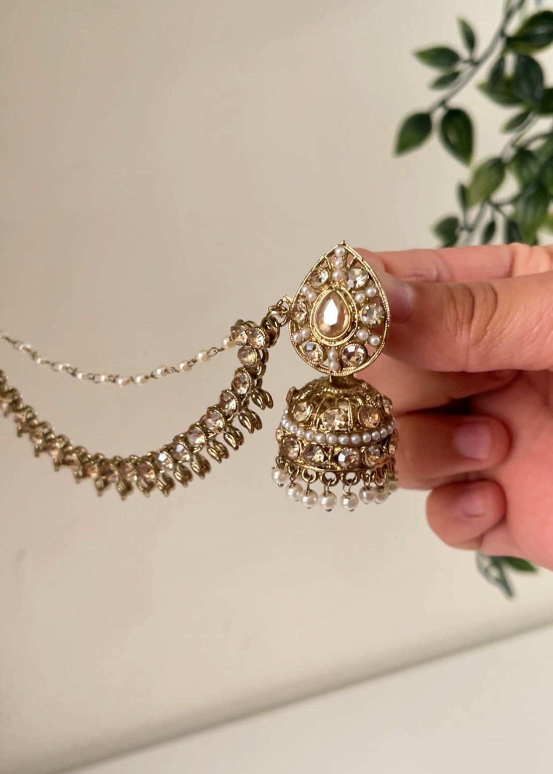 KAVYA - Mini golden jhumka with sahara