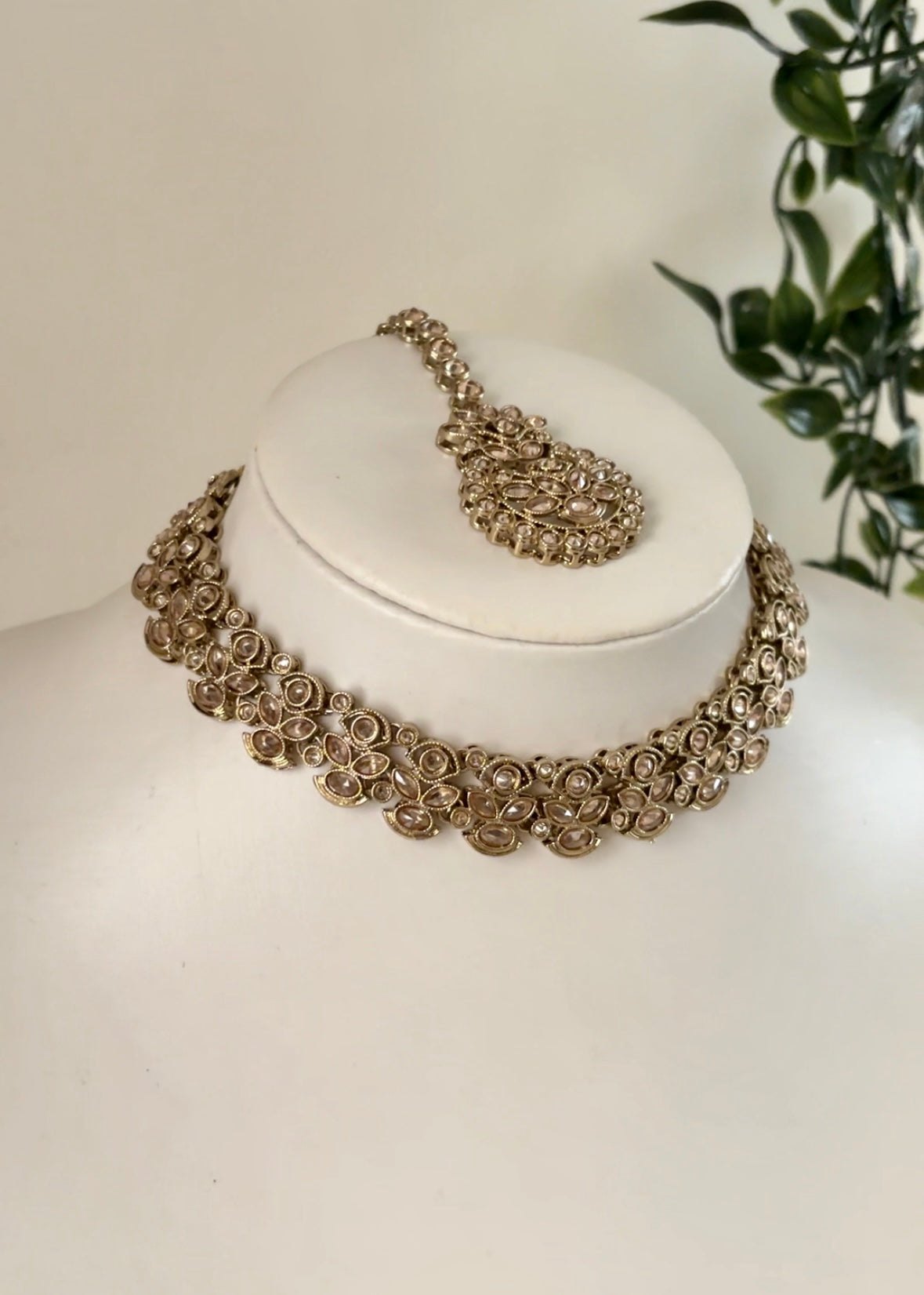 LEYLA - Gold Necklace Set