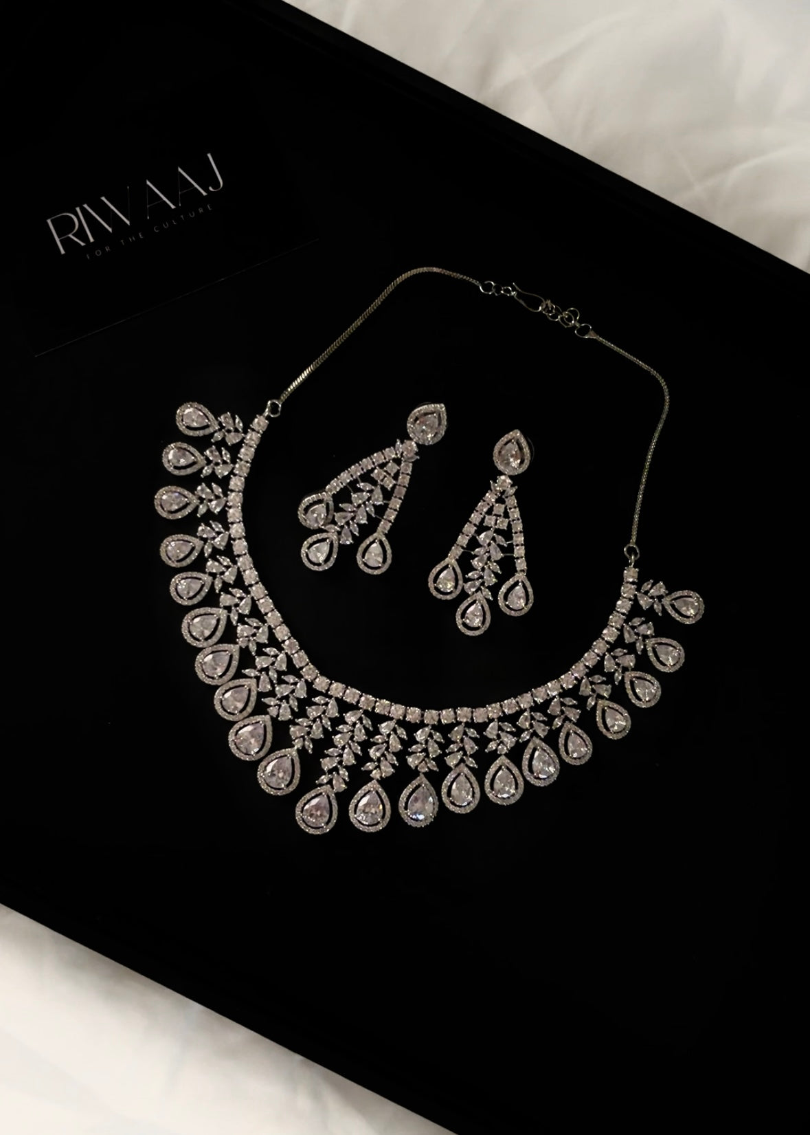 AD Silver Necklace Set