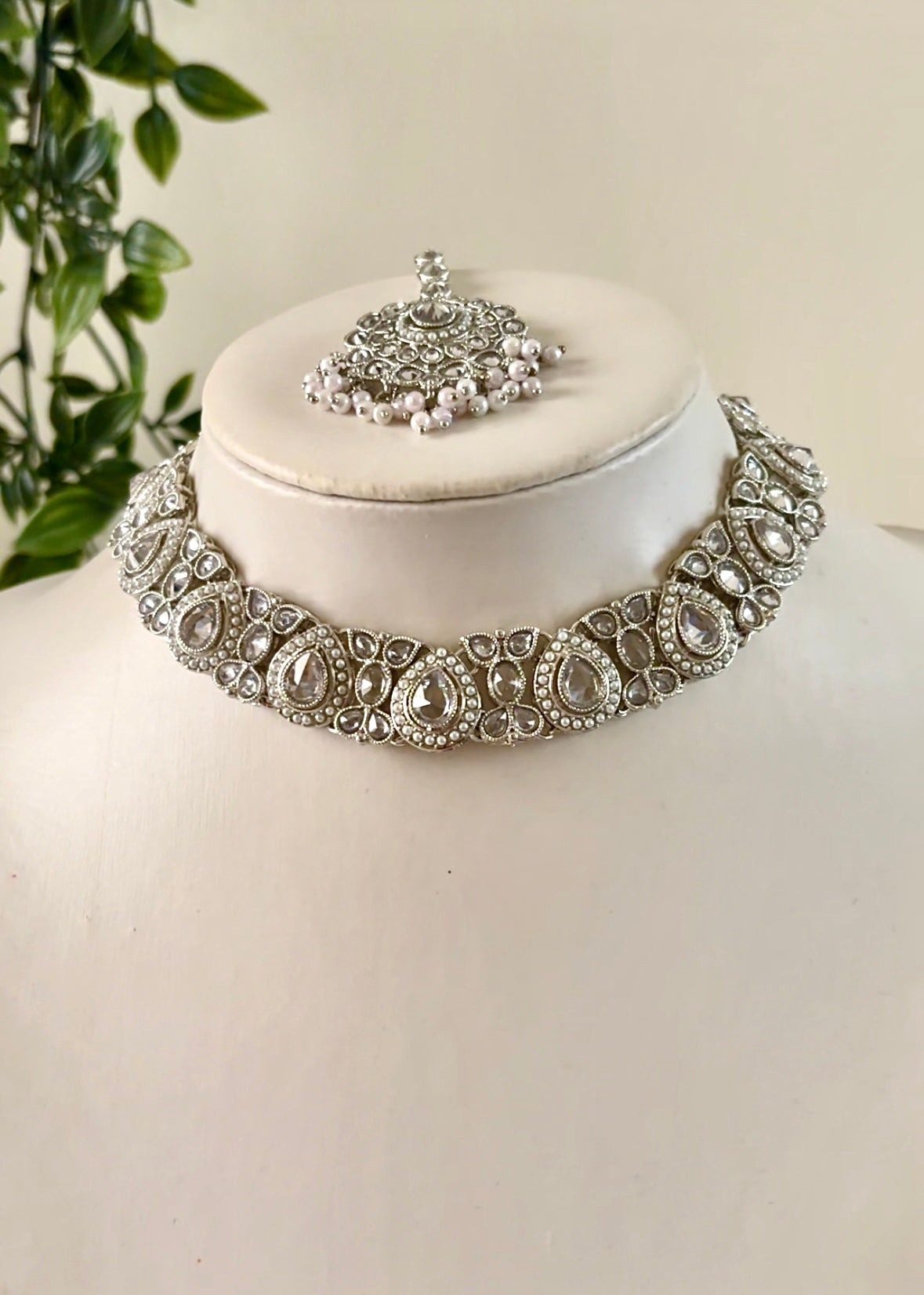 RIYA - Silver Necklace Set