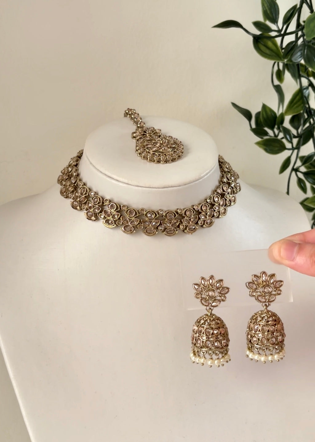 LEYLA - Gold Necklace Set