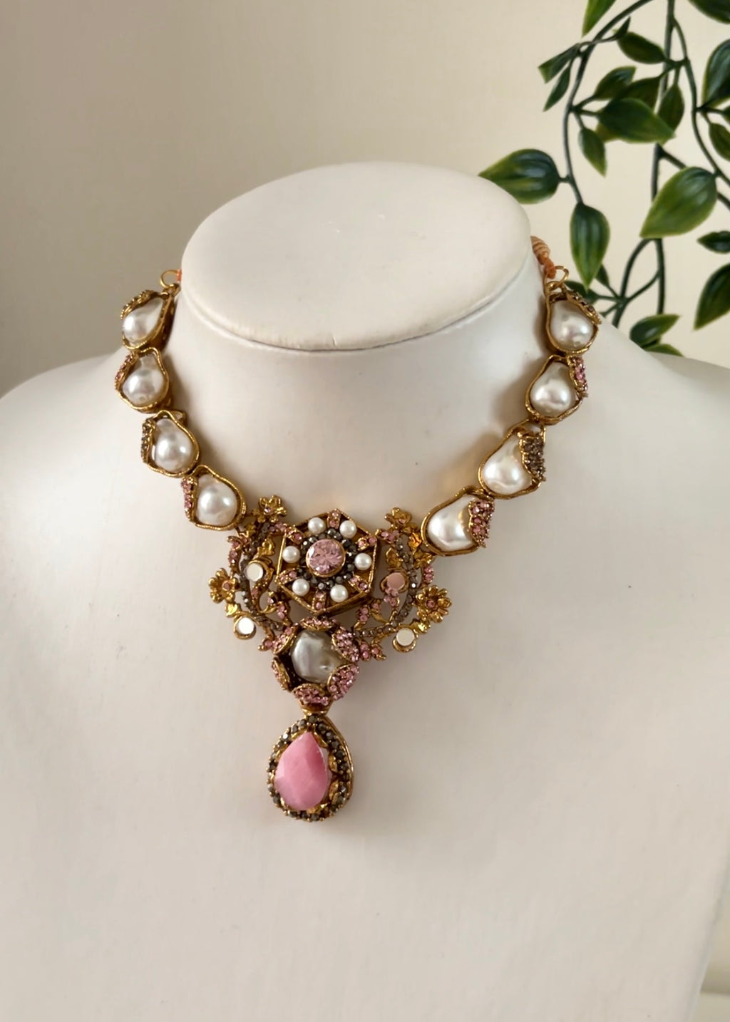 KAYAL - Pendant/Necklace Set