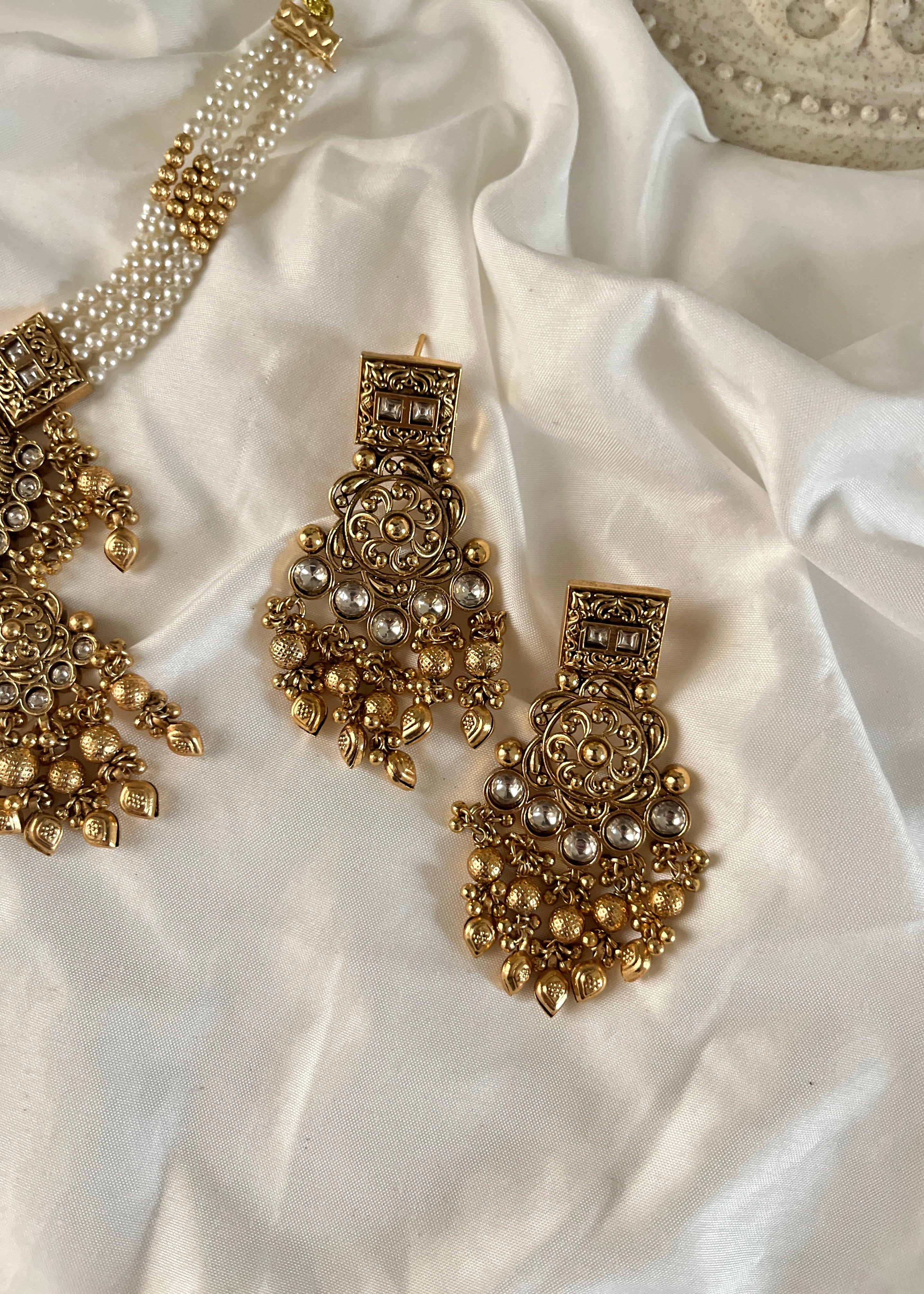 AMIRA - Gold Choker Set