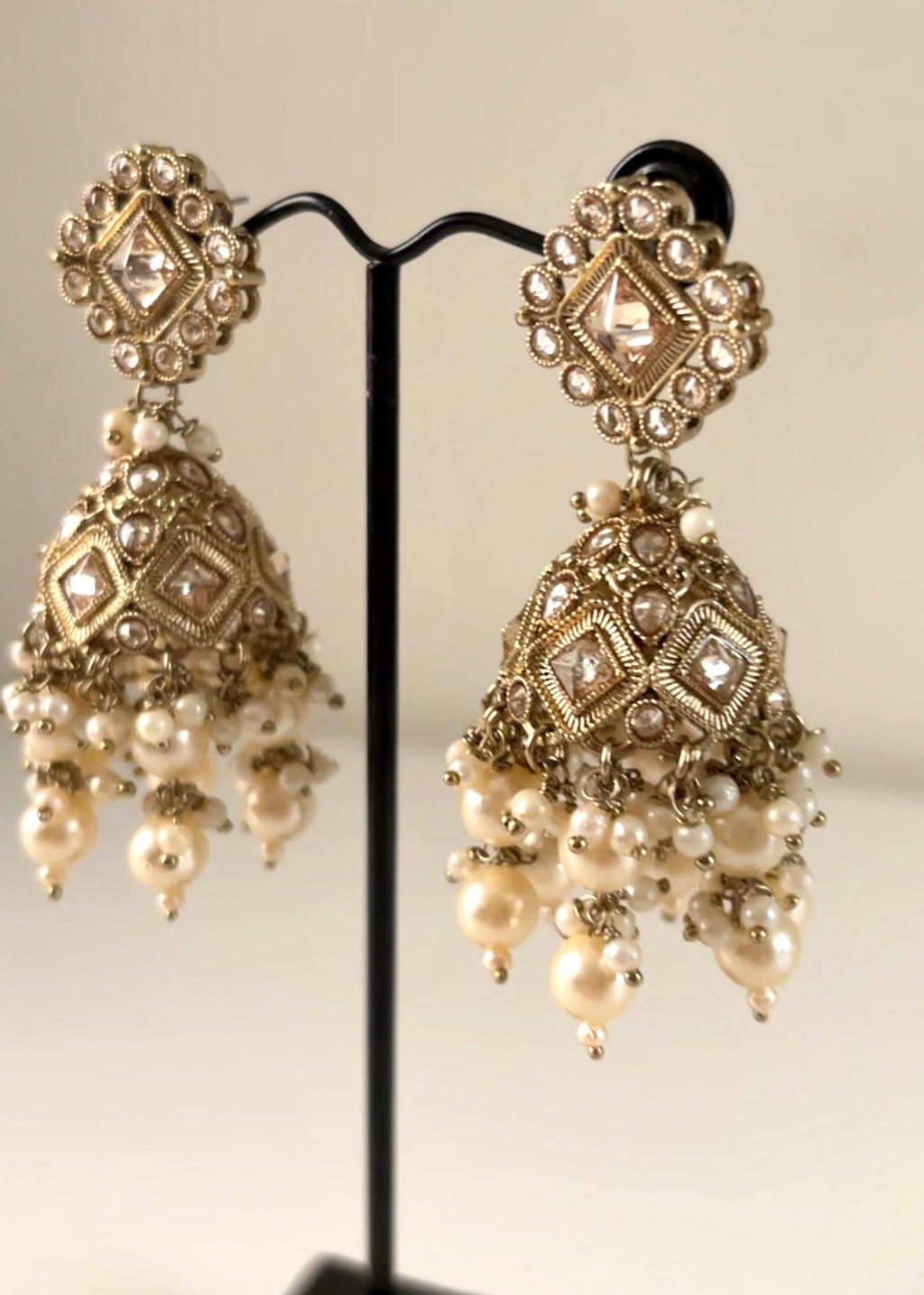 GUL - Golden Statement Jhumka
