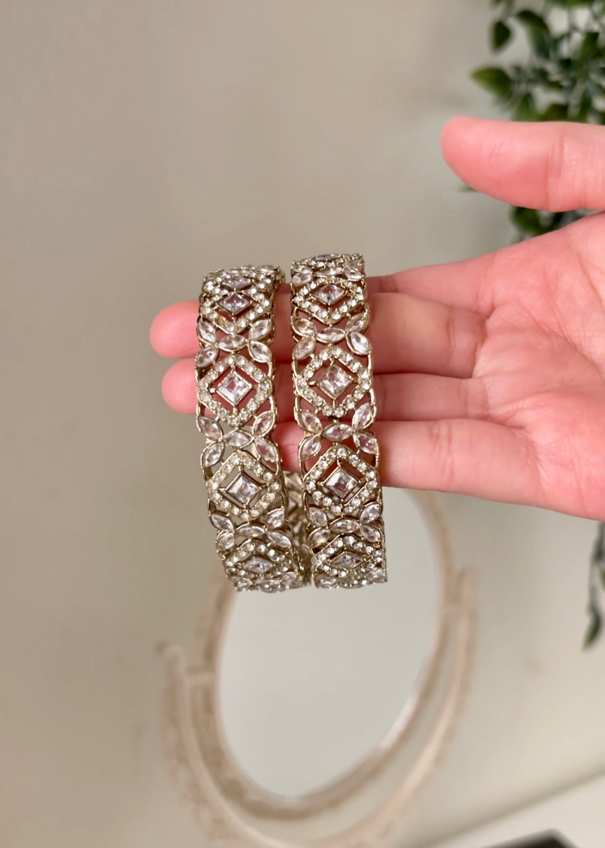 WHITE GOLDEN - Bangles