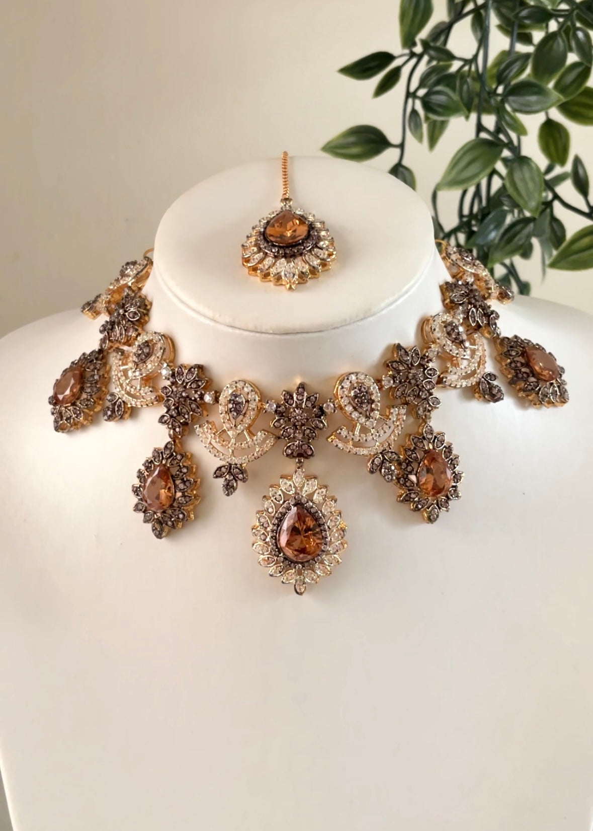 EMERALD - Silver Necklace Set