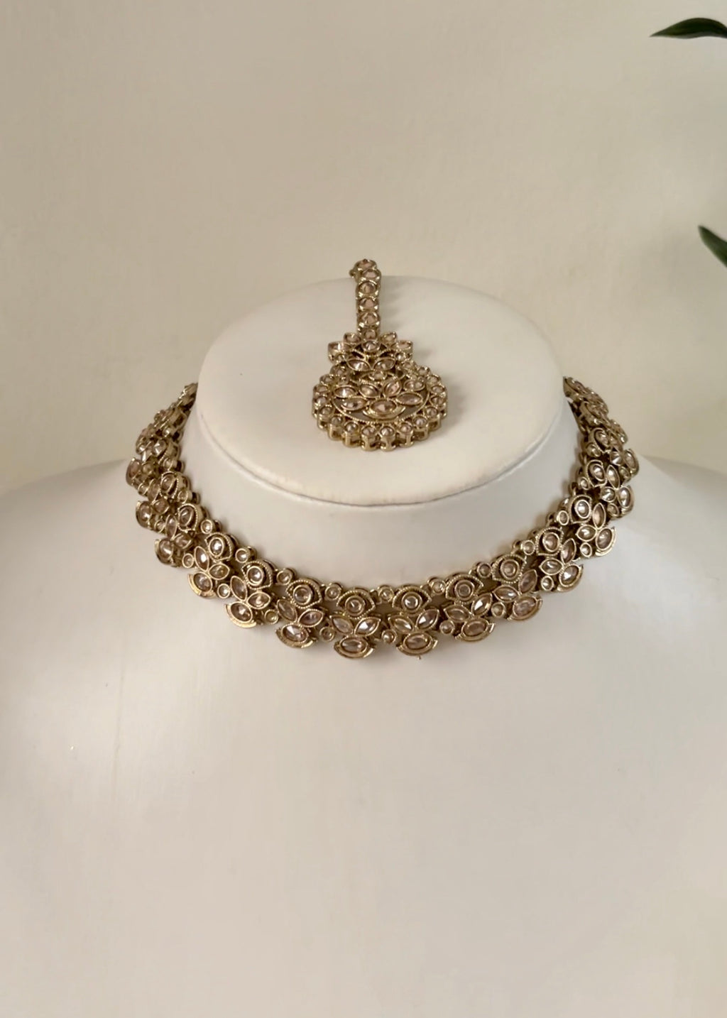 LEYLA - Gold Necklace Set