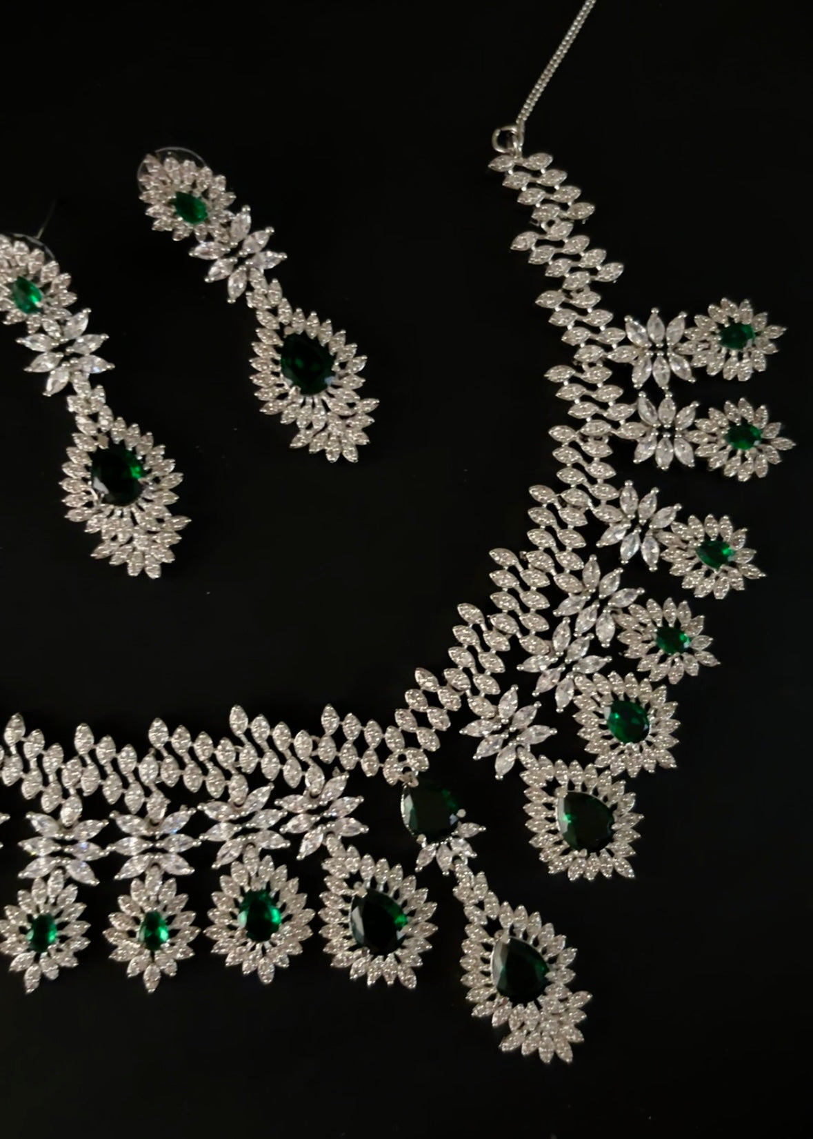 AD Silver Emerald Necklace Set