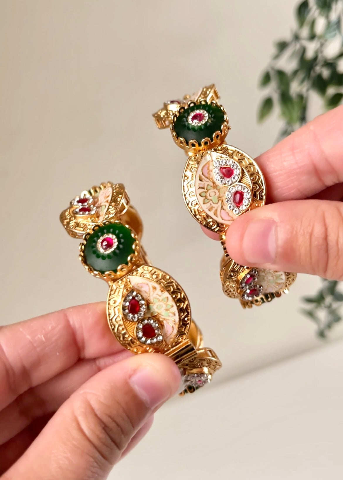 SAANVI - Gold Plated Bangles