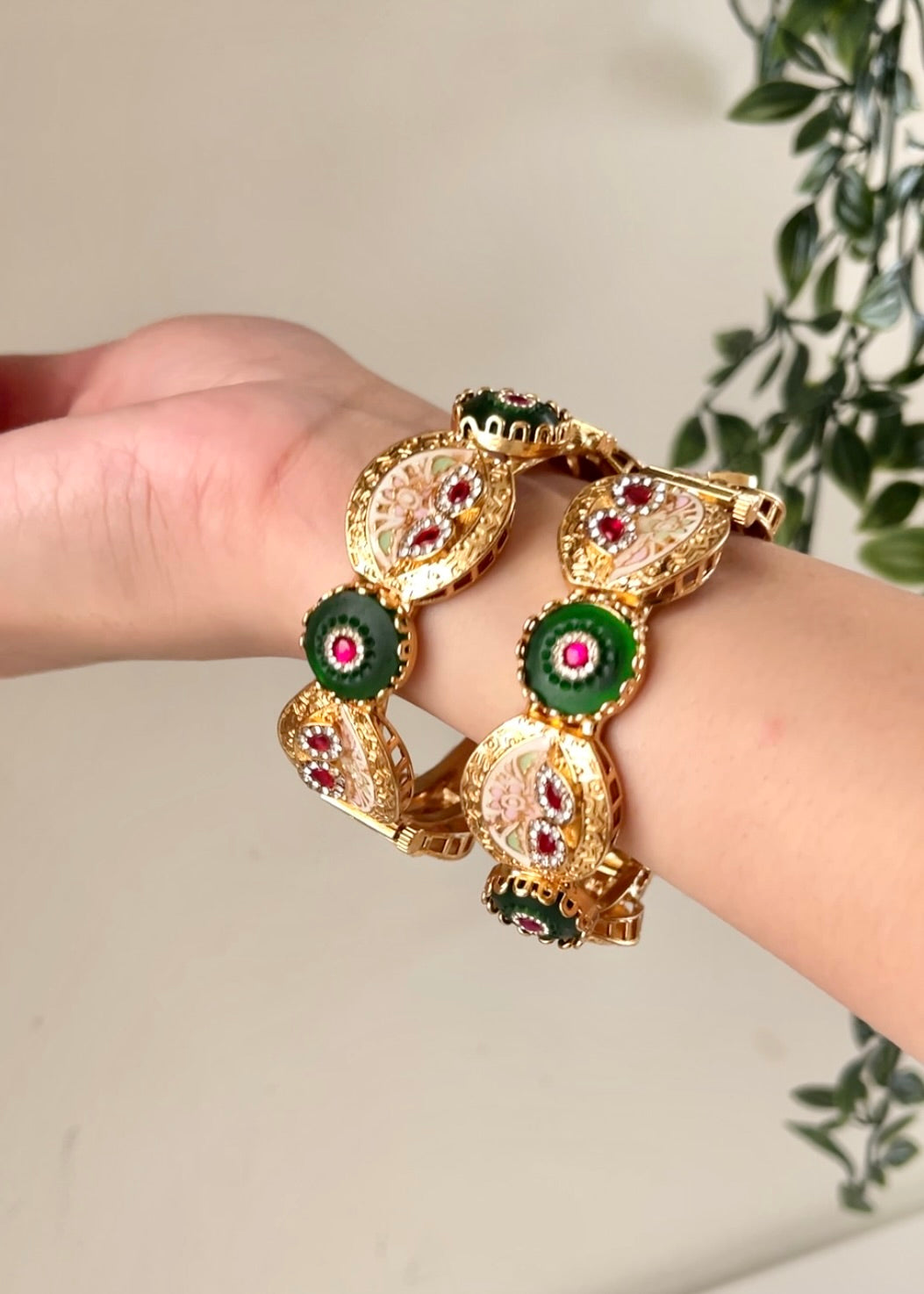 SAANVI - Gold Plated Bangles