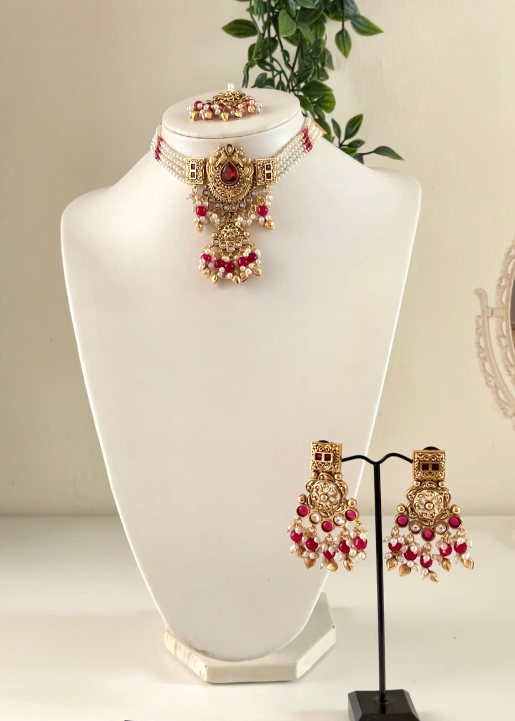 AMIRA - Heritage Gold Plated Necklace/Choker Set