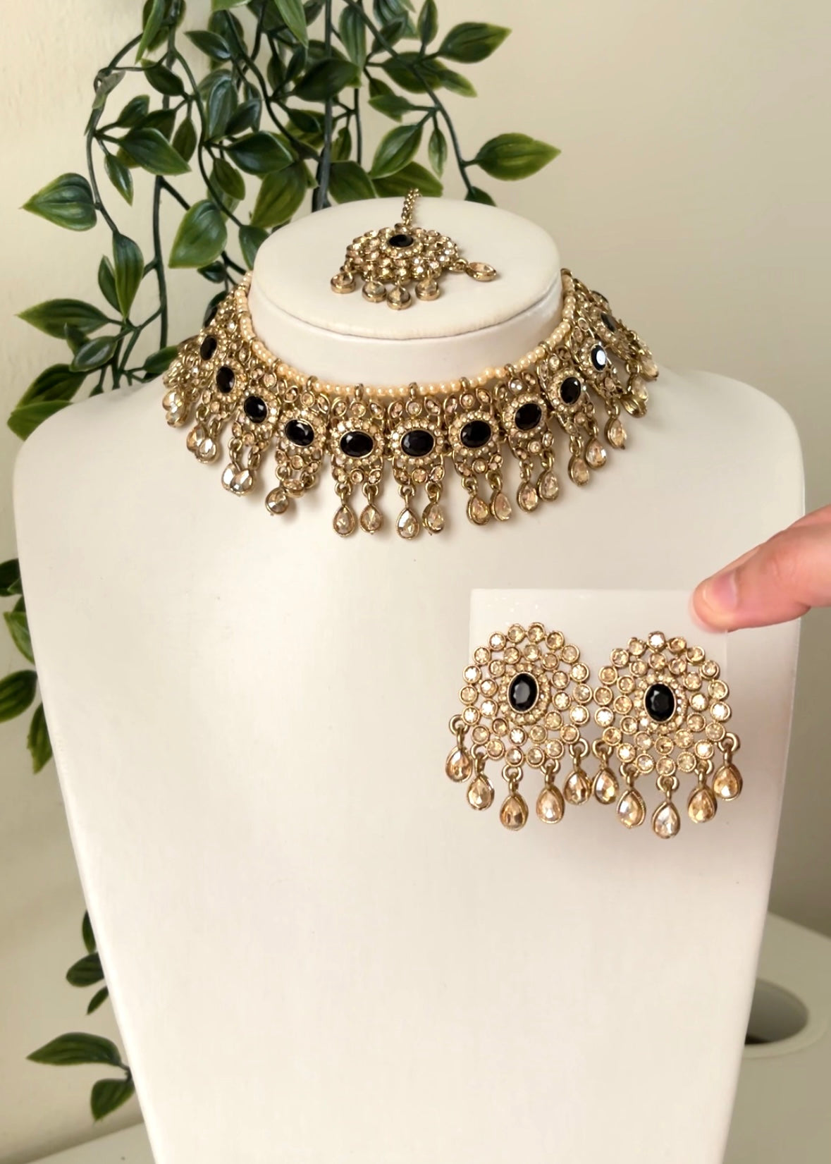 HEELA - Necklace Set