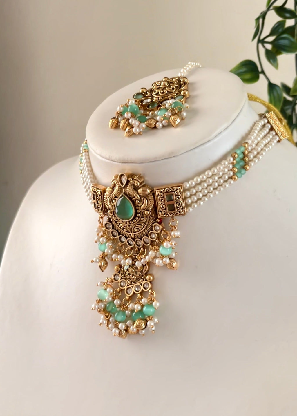 AMIRA - Heritage Gold Plated Necklace/Choker Set