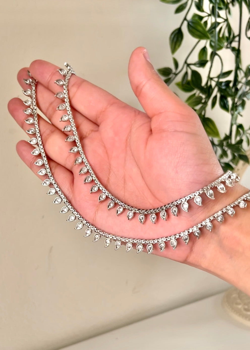 SILVER SLEEK ANKLETS