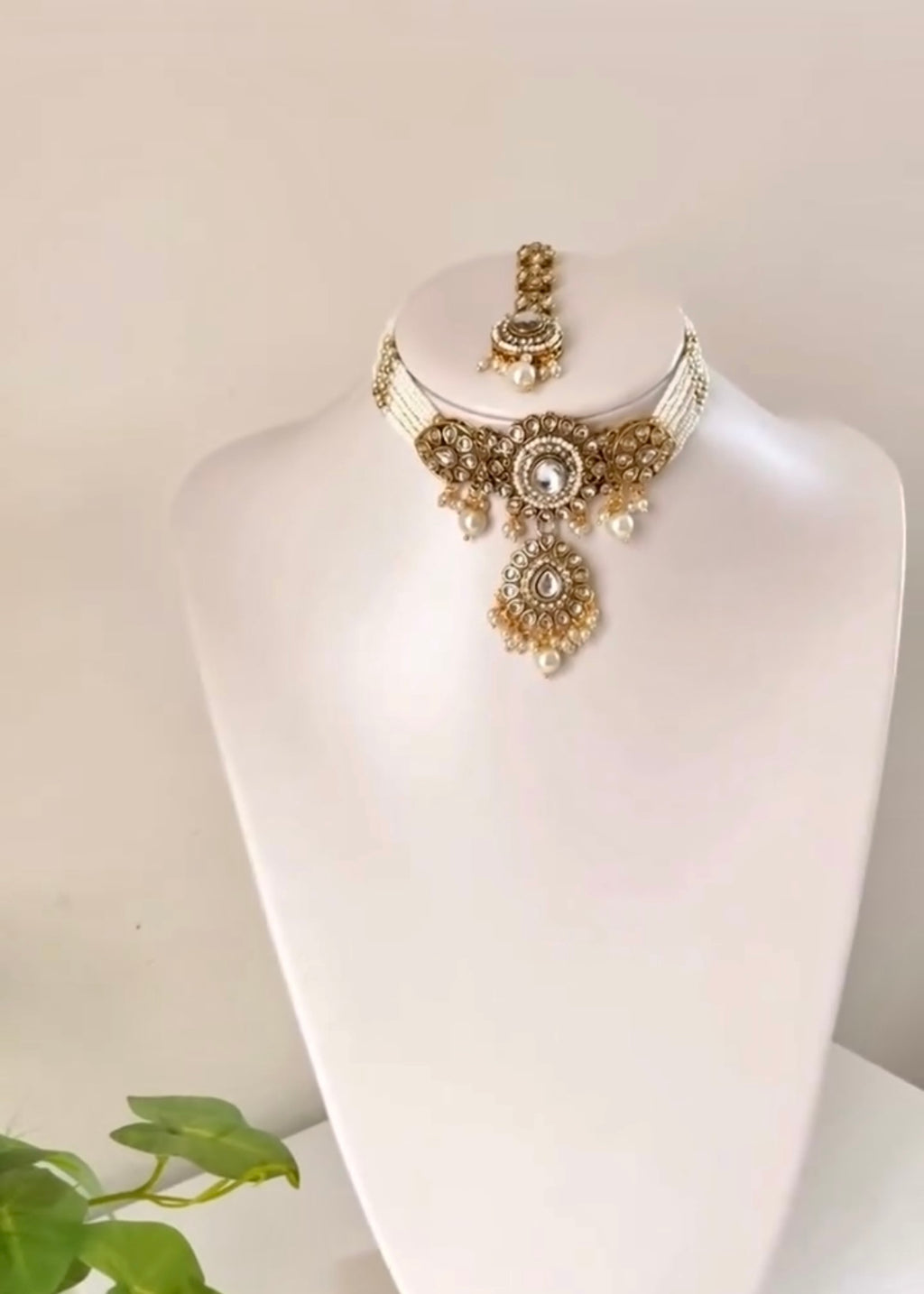 MALAIKA - Kundan Choker Set