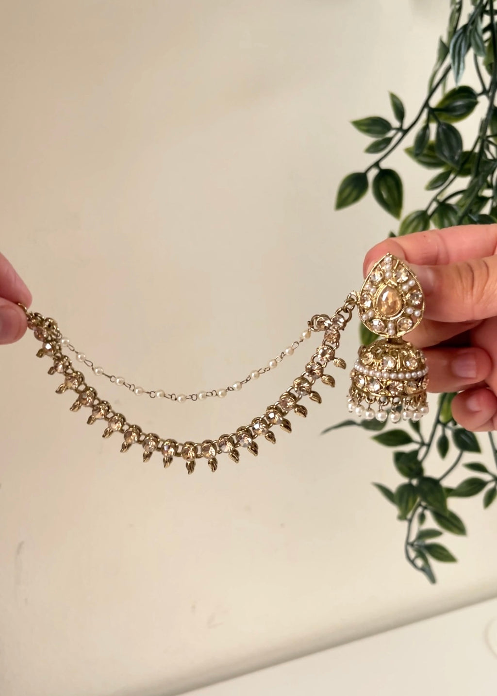 KAVYA - Mini golden jhumka with sahara