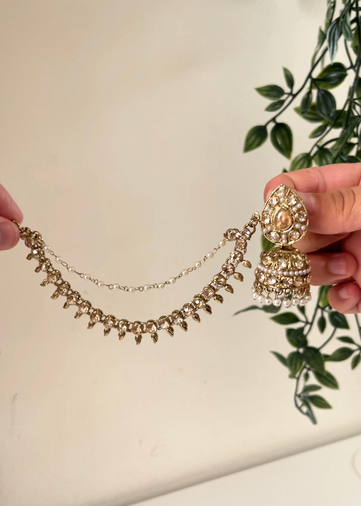 KAVYA - Mini golden jhumka with sahara