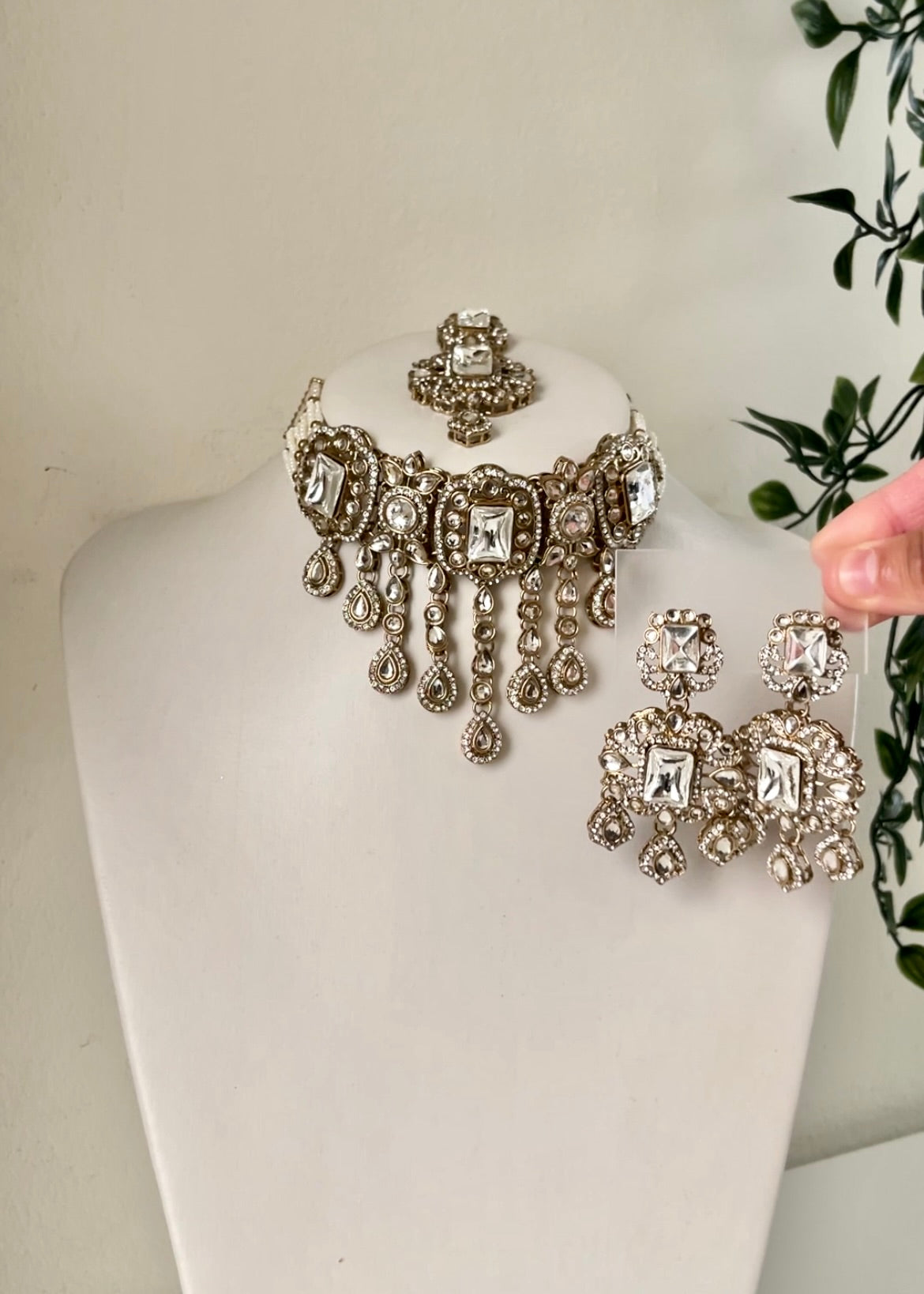 NEW - MIRAL - Kundan Choker Set