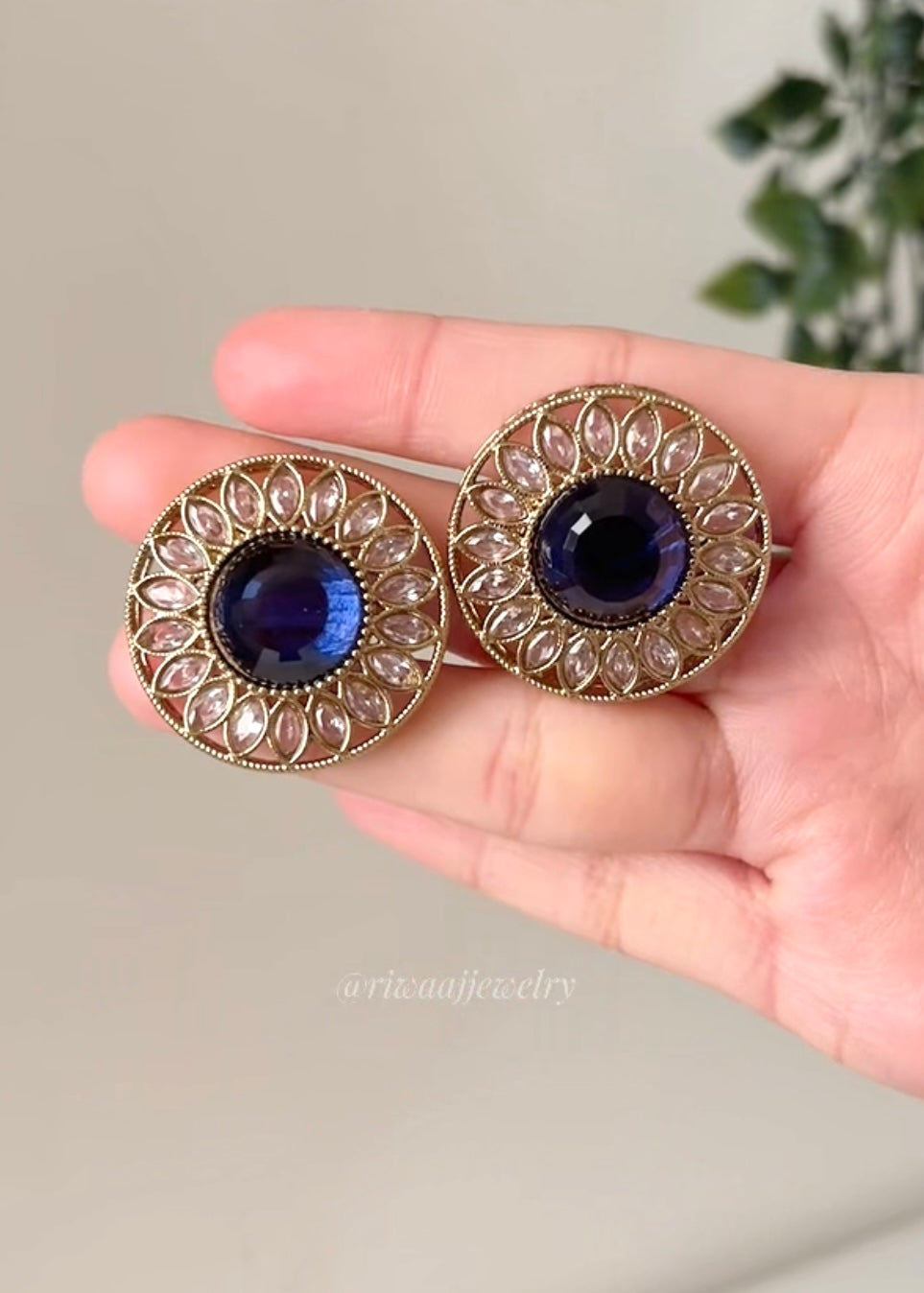 HEER - Studs