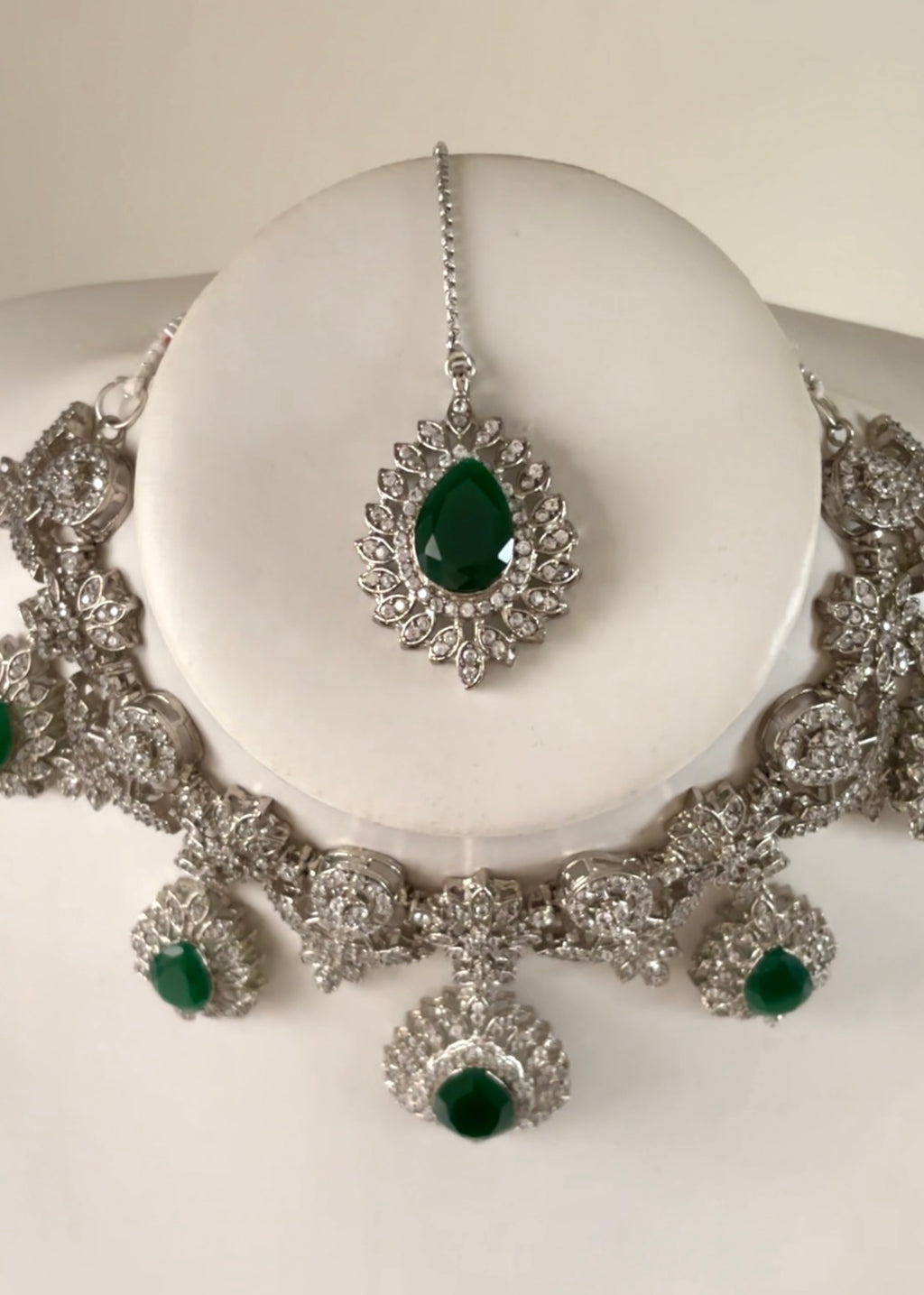 EMERALD - Silver Necklace Set