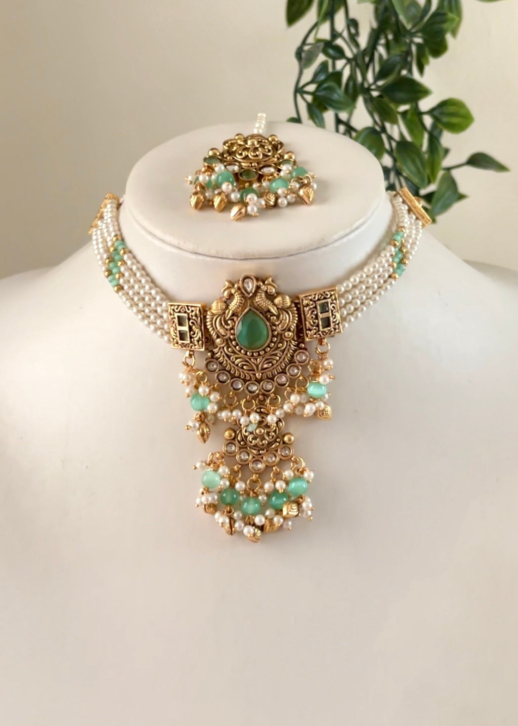 AMIRA - Heritage Gold Plated Necklace/Choker Set