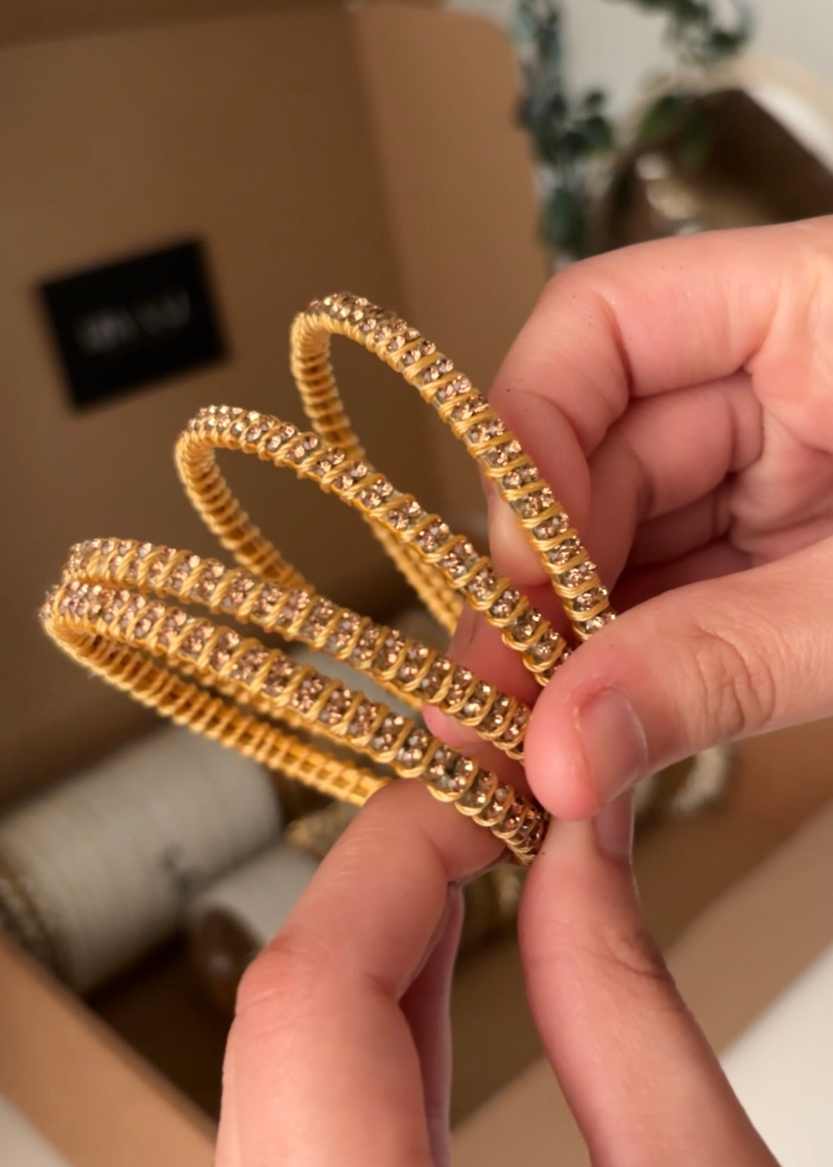 TWIST BANGLES - Set of 4