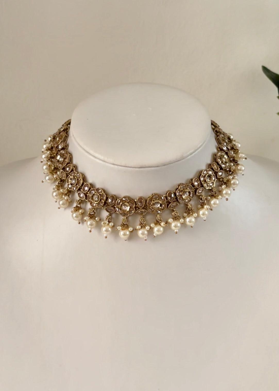 DREAMY - Gold Neckline Set
