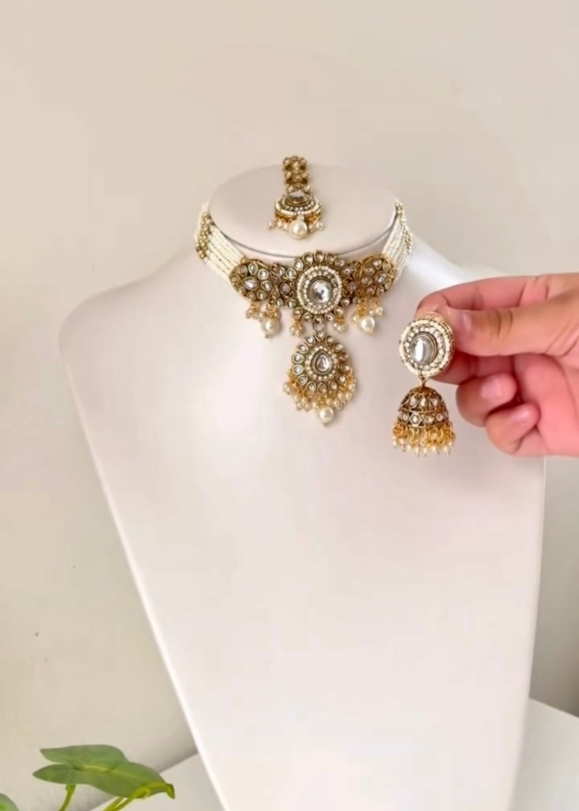 MALAIKA - Kundan Choker Set