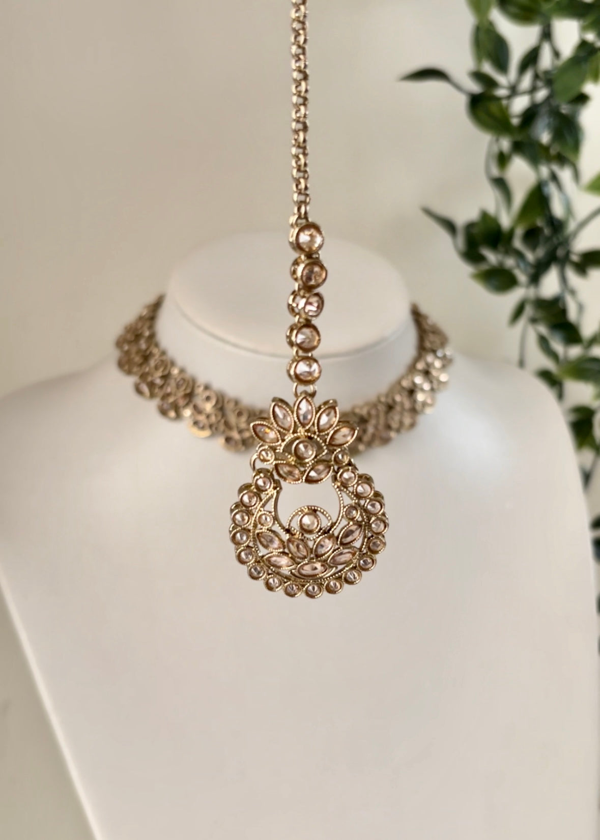 LEYLA - Gold Necklace Set