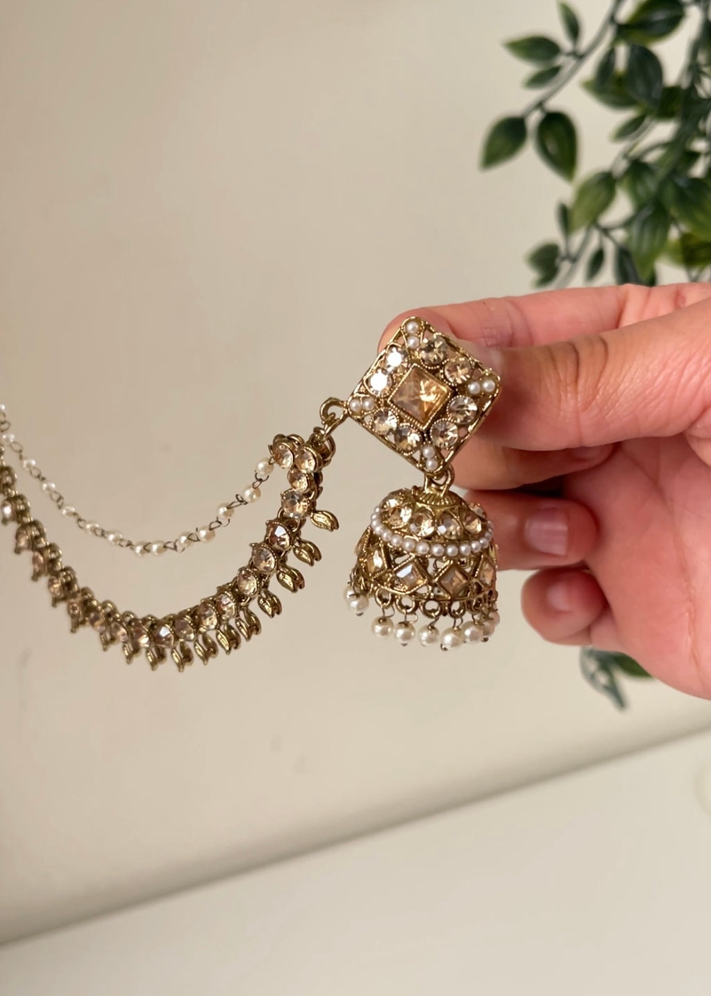KAVYA - Mini golden jhumka with sahara