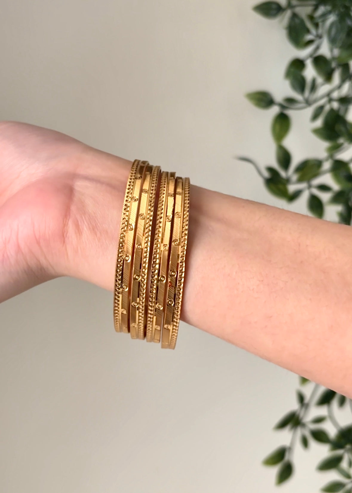 CLASSIC GOLD BANGLES - Set of 4