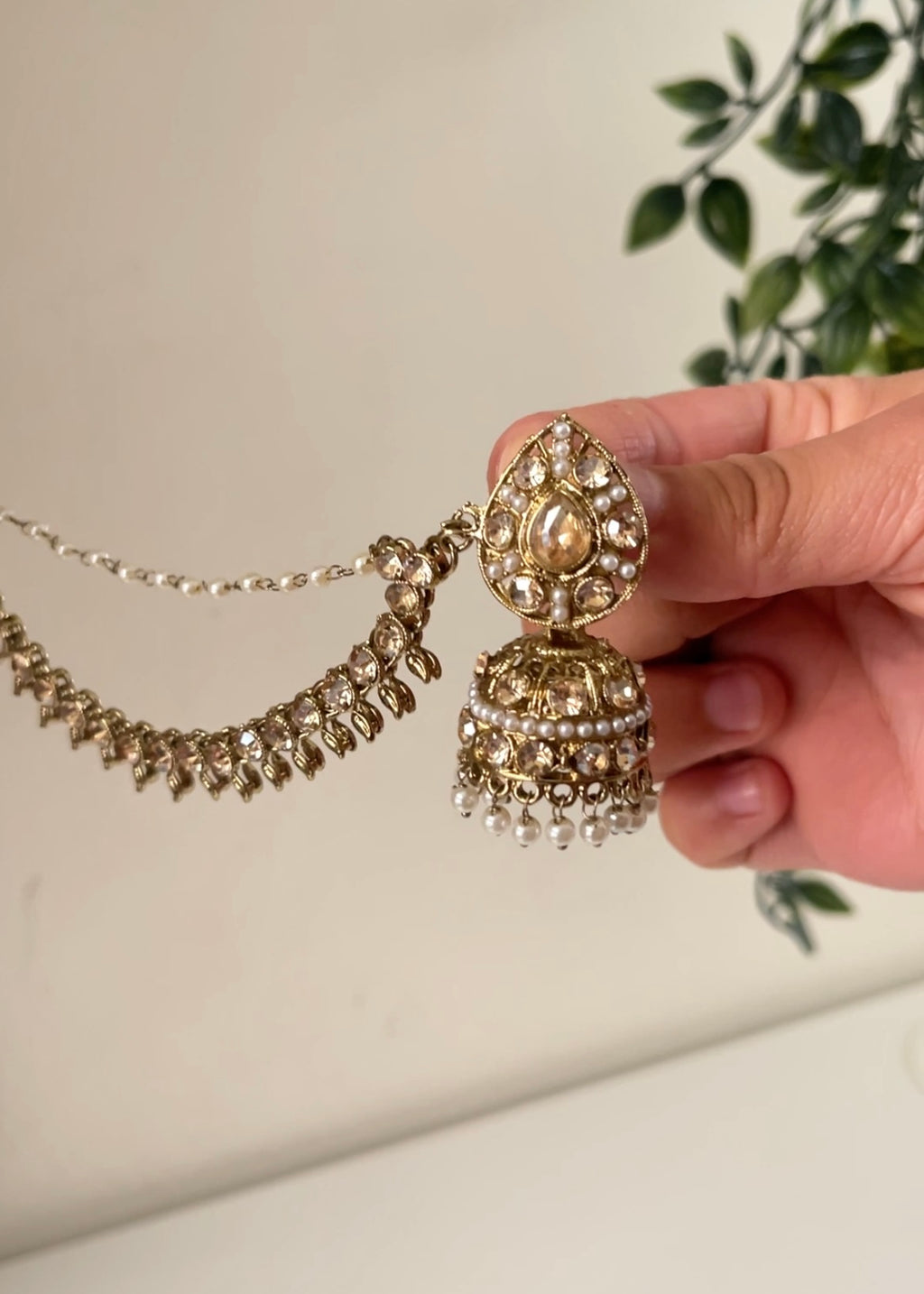 KAVYA - Mini golden jhumka with sahara