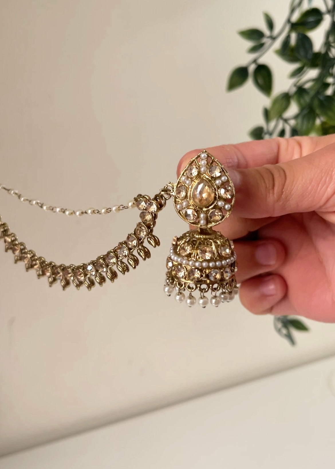 KAVYA - Mini golden jhumka with sahara