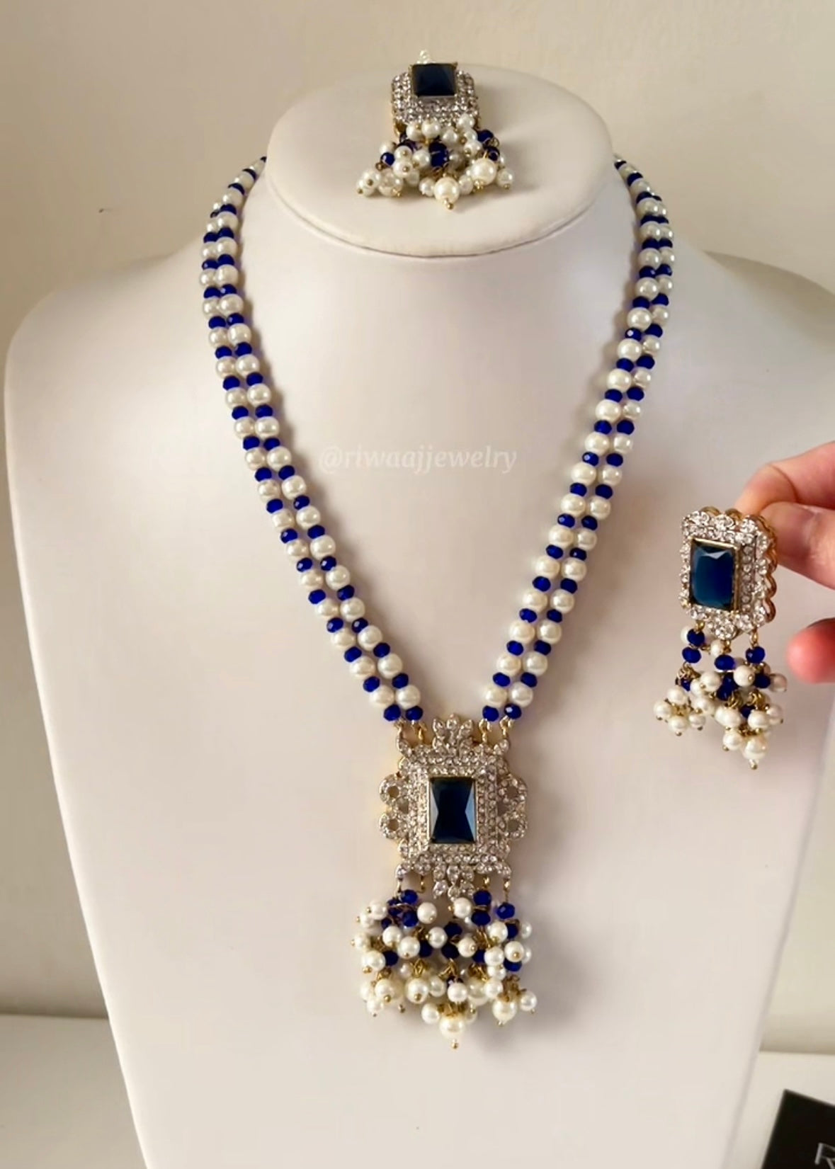 GULNAR - Pendant Set