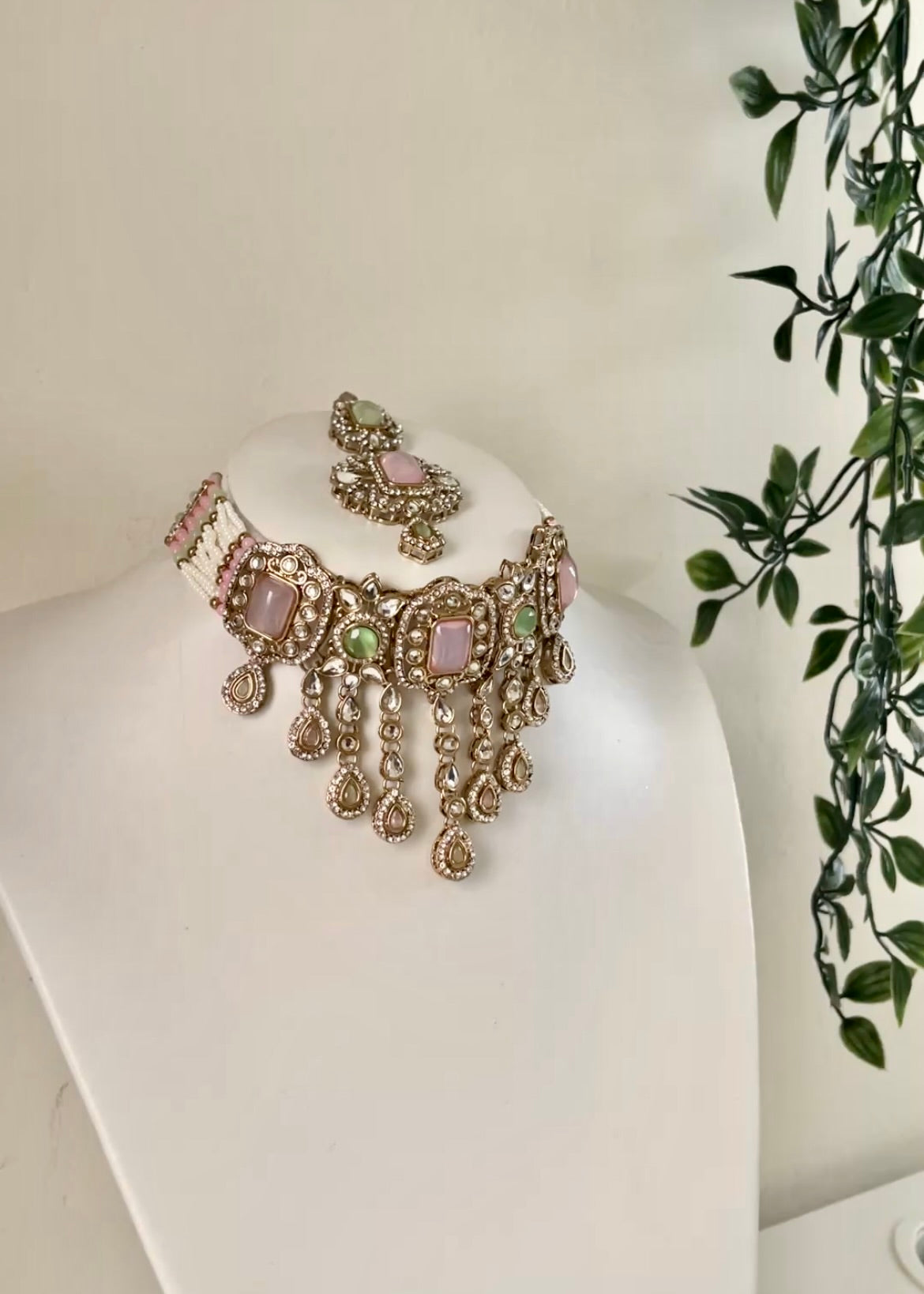 NEW - MIRAL - Kundan Choker Set