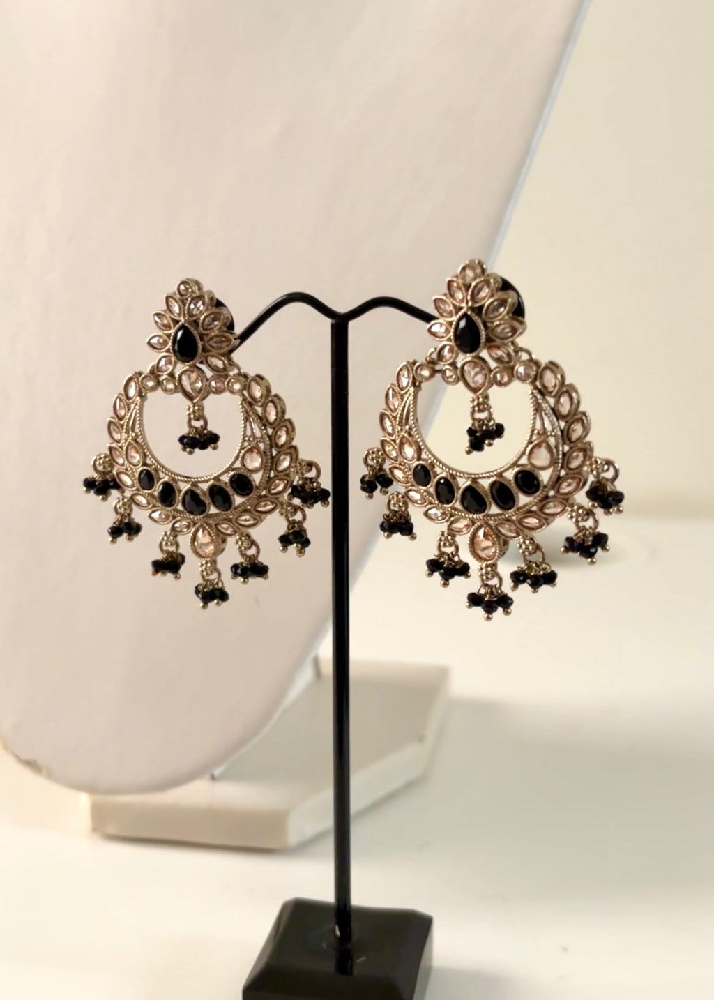 KIRAN - Black Gold Necklace Set