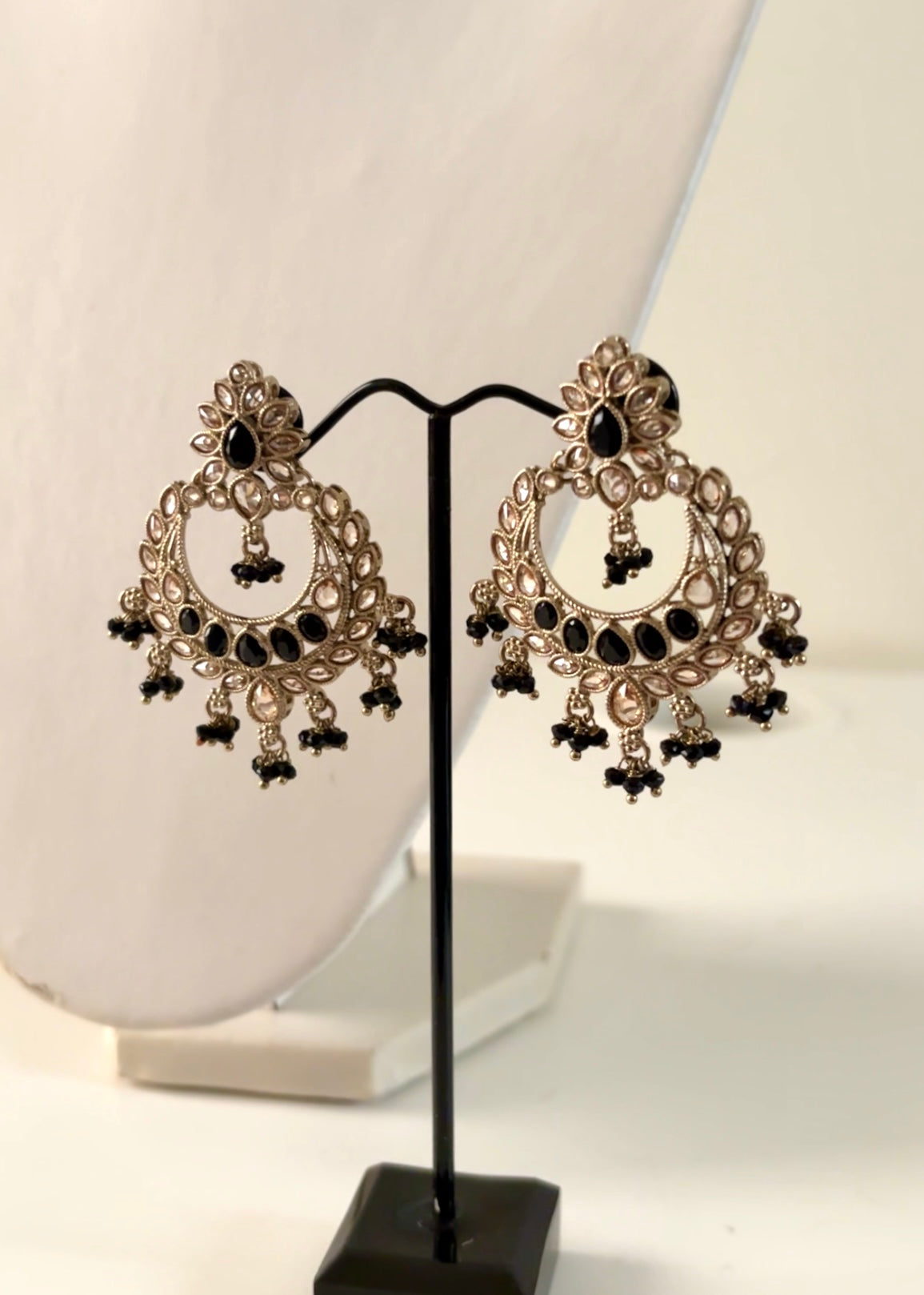 KIRAN - Black Gold Necklace Set