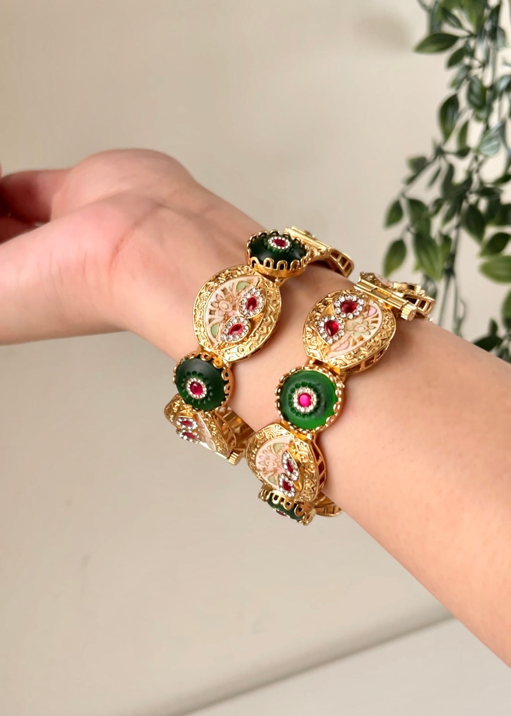 SAANVI - Gold Plated Bangles