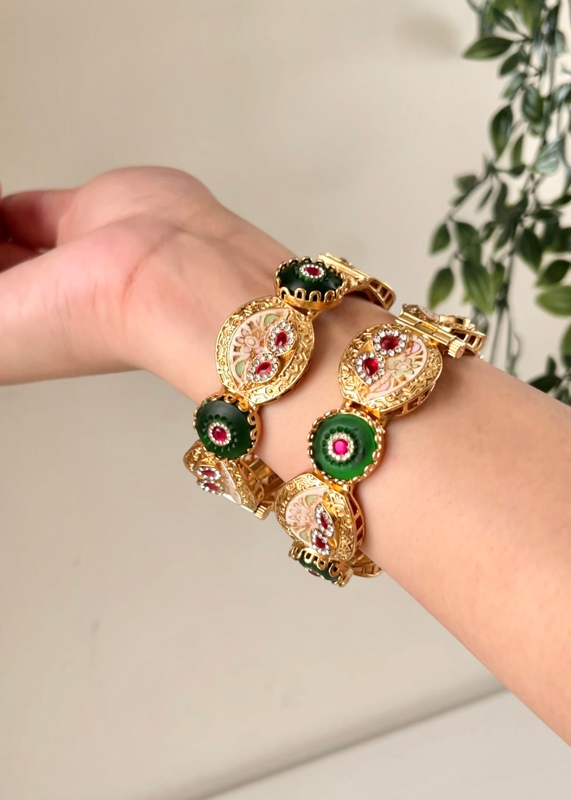 SAANVI - Gold Plated Bangles