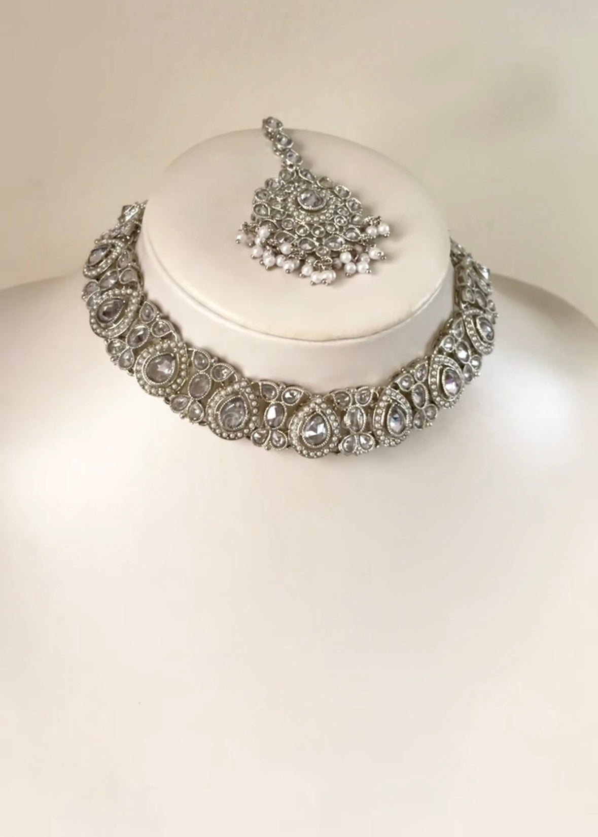 RIYA - Choker Necklace Set